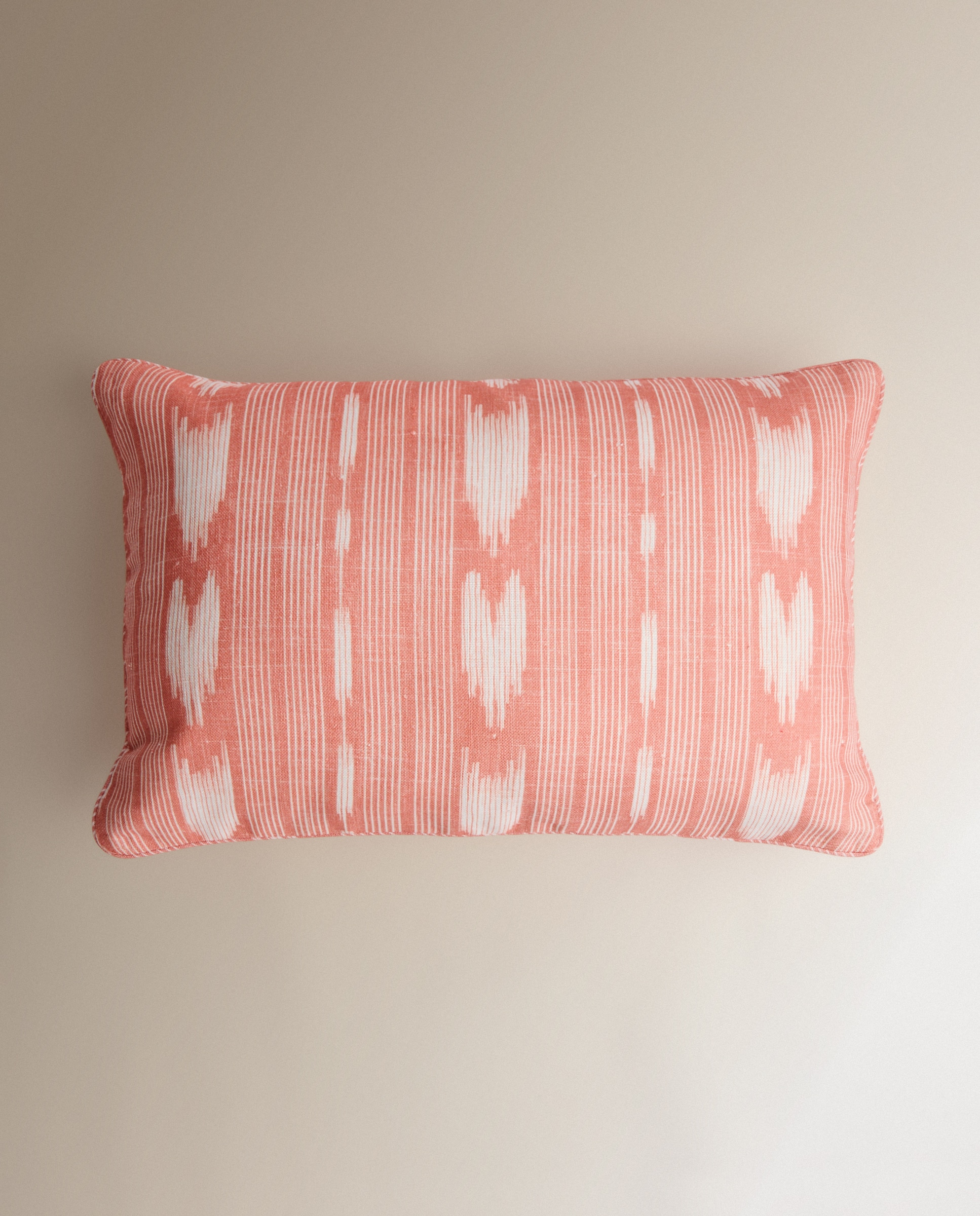 Almofada Decorativa Retangular Ikat Pollensa Coral-2