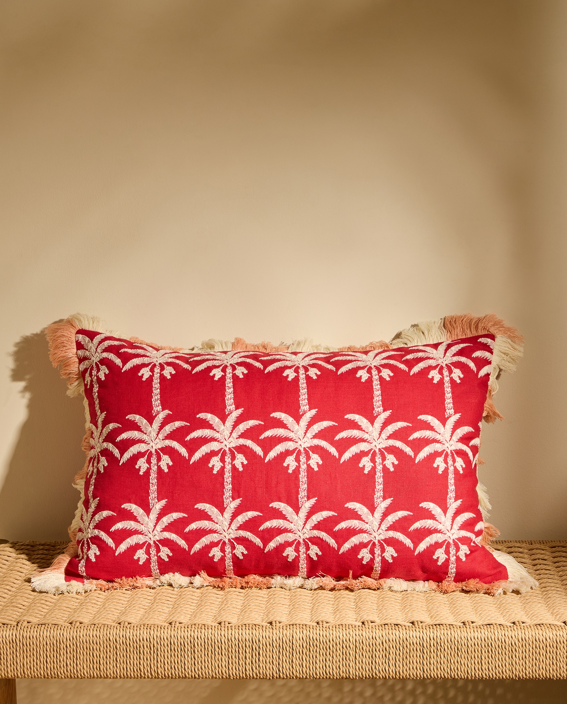 Imagem 0 de Almofada Decorativa Retangular com Bordado Sao Palm