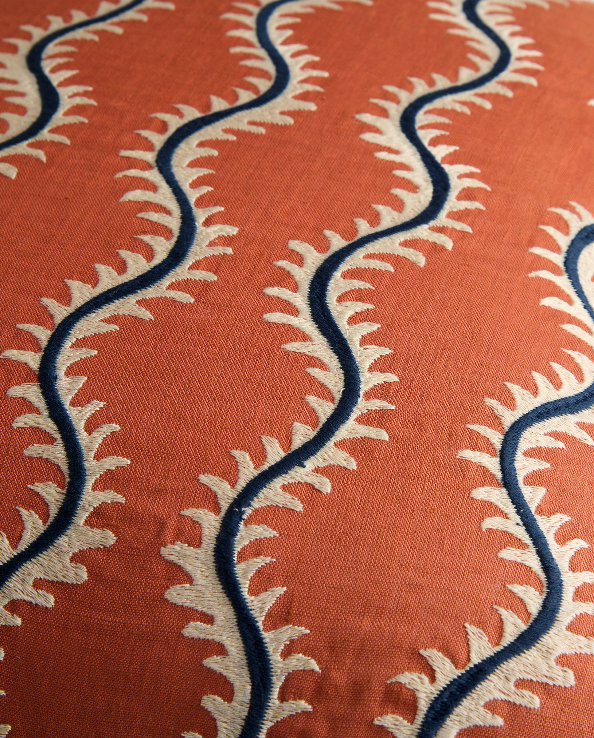 Almofada Decorativa com Bordado Kaya Laranja-4