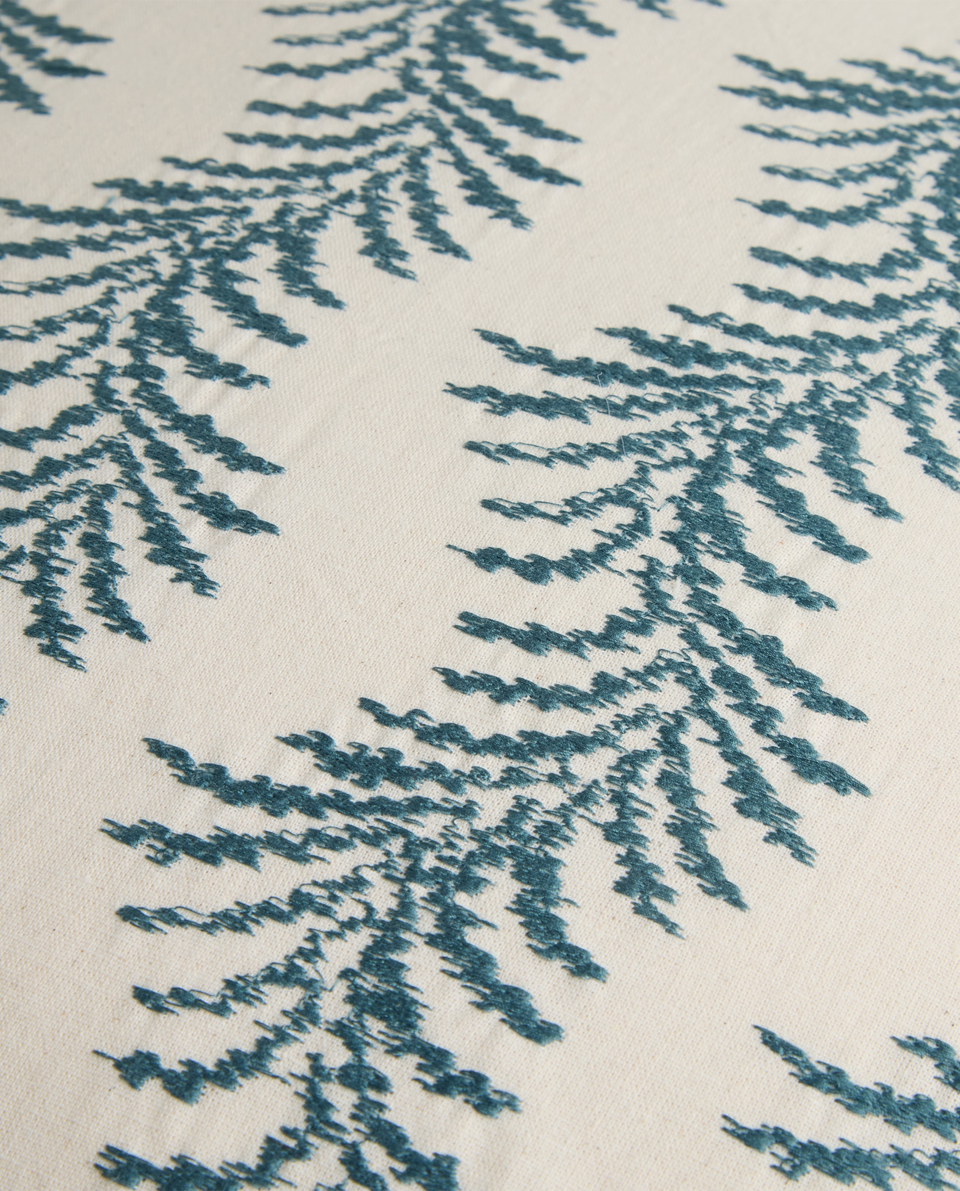Almofada Decorativa com Bordado Zira Azul-4