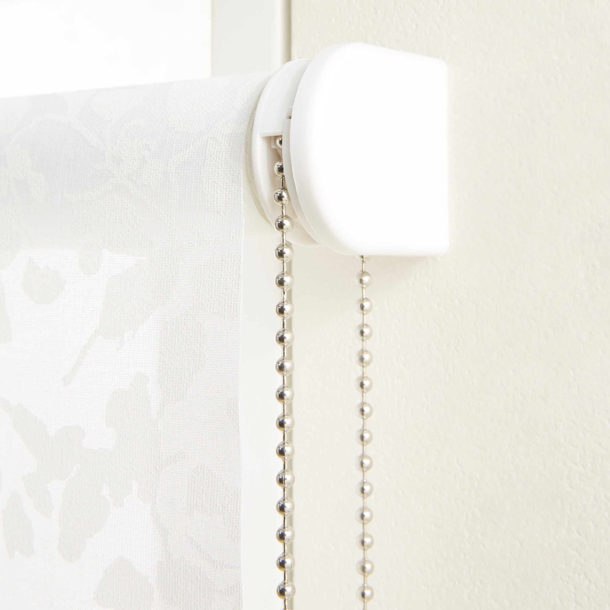 Estore enrolável translúcido com estampado floral Cortina Lacada El Corte Inglés Branco-2