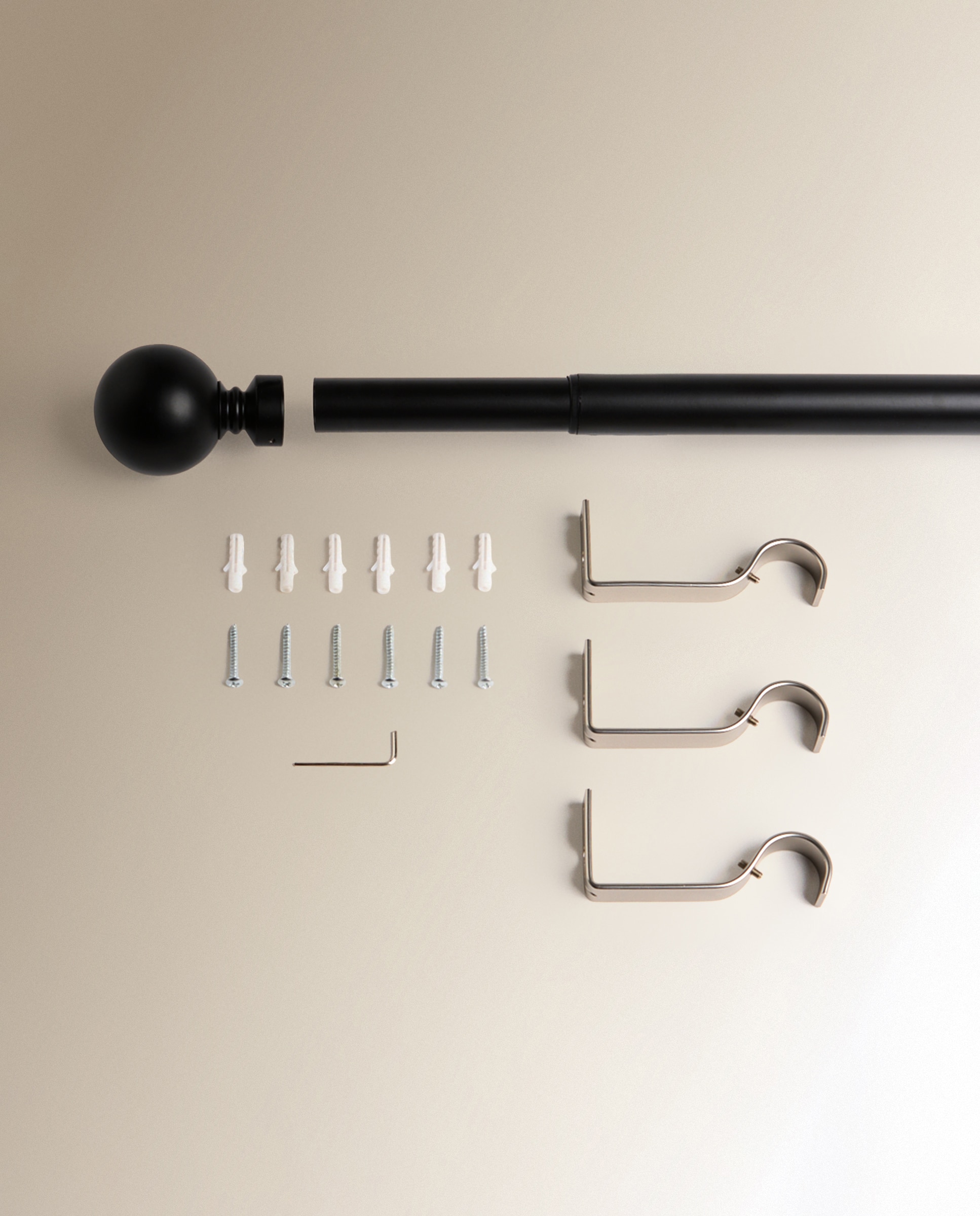 Imagen 2 de Juego de barra extensible hasta 310 cm. Bola El Corte Inglés - Negro mate Diámetro 2,8 cm Negro mate