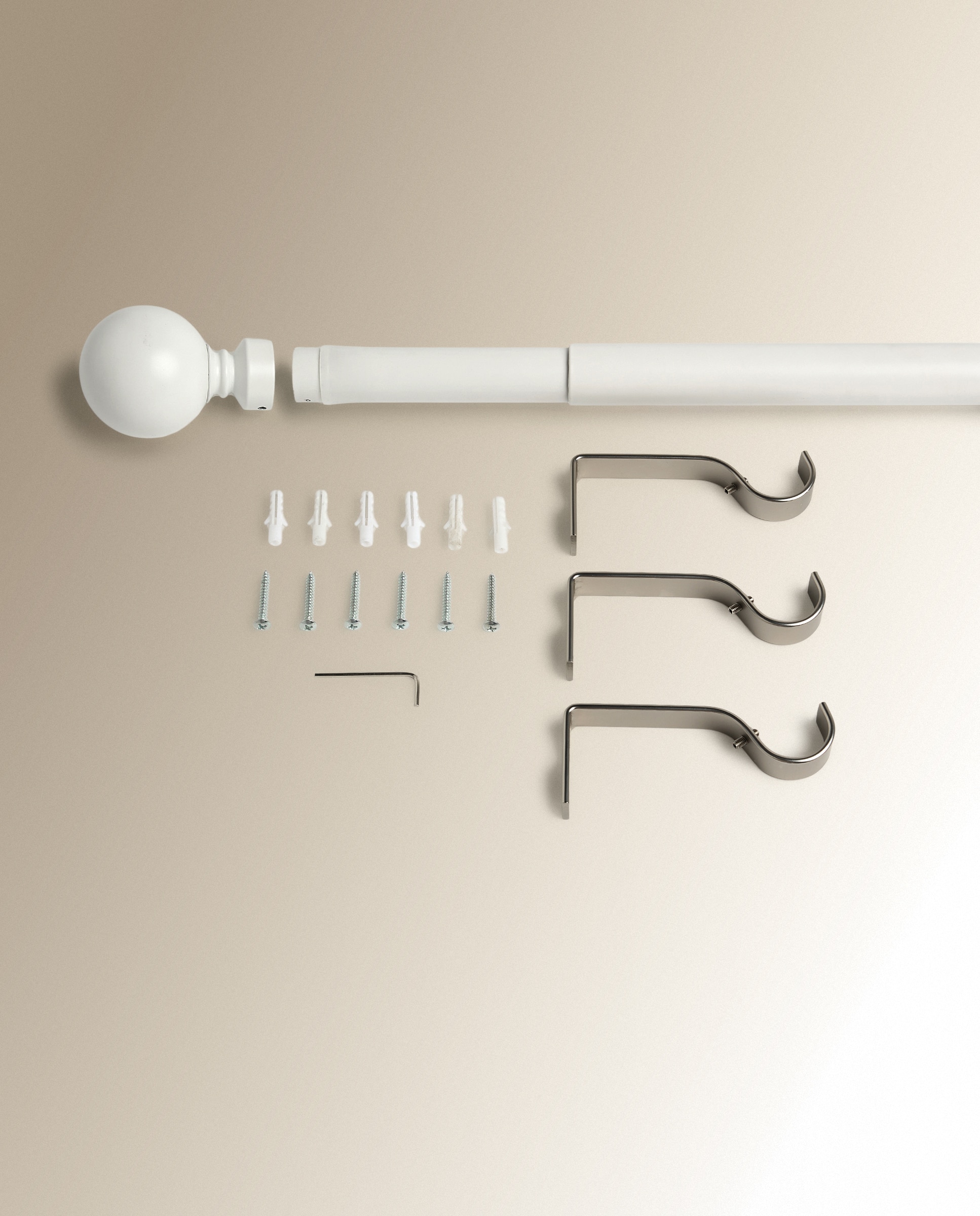 Imagen 2 de Juego de barra extensible hasta 310 cm. Bola El Corte Inglés - Blanco mate Diámetro 2,8 cm Blanco mate