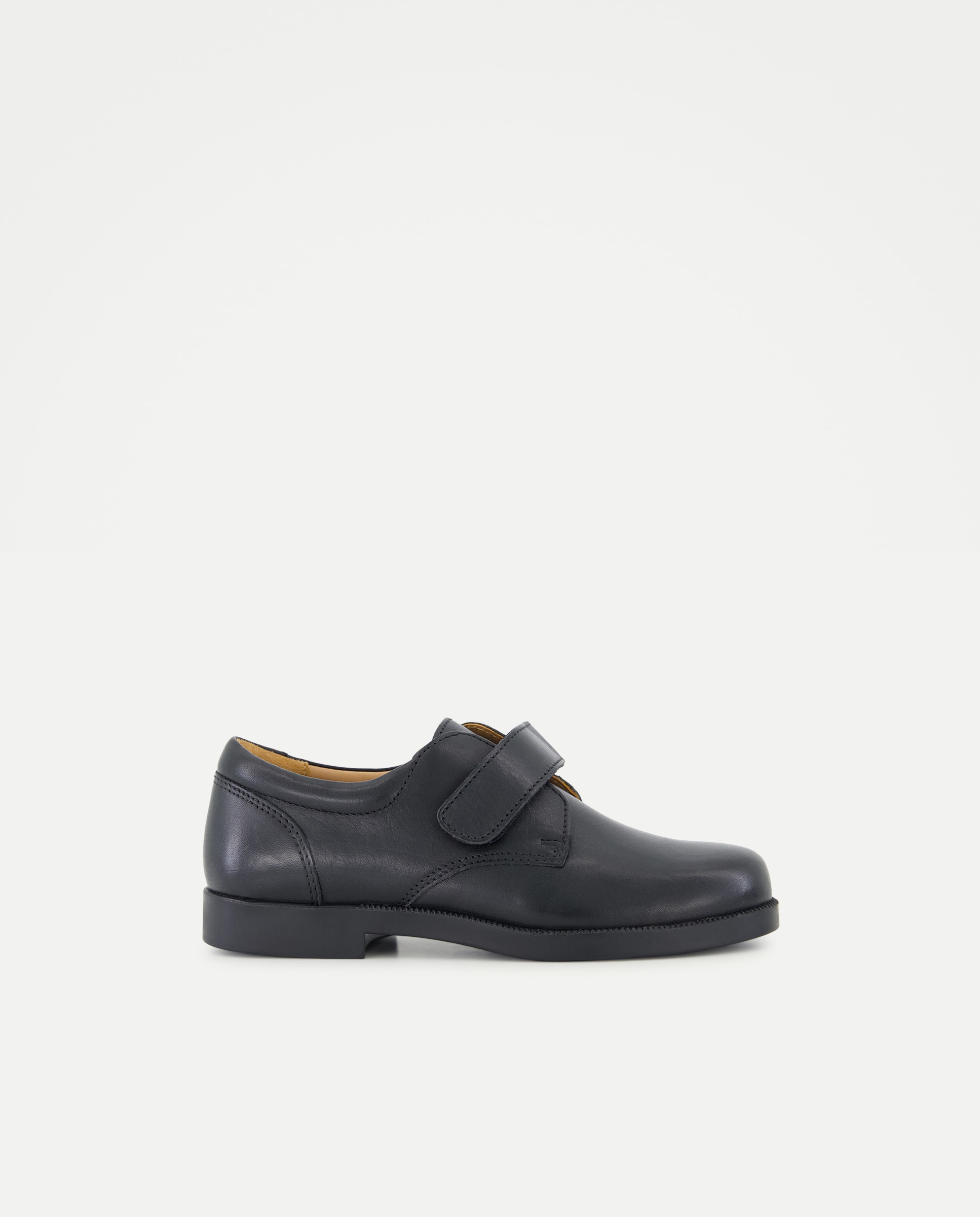 Imagen 0 de Zapato de colegio de piel con velcro