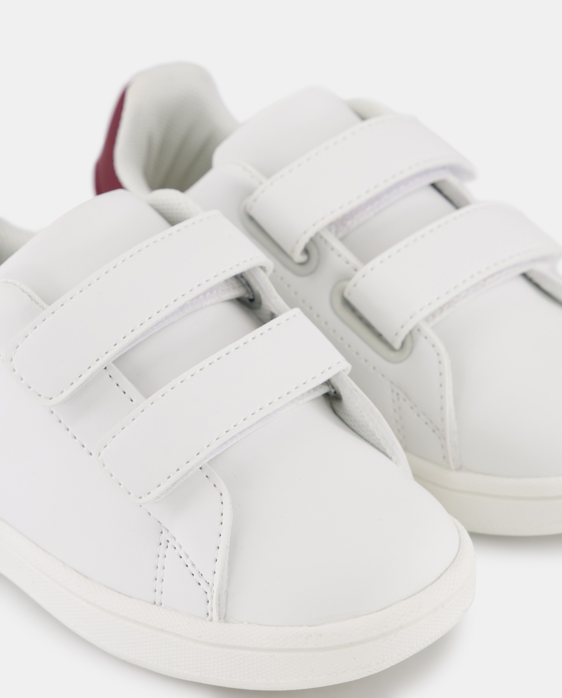 Deportivo velcro detalle trasero color Morado-5