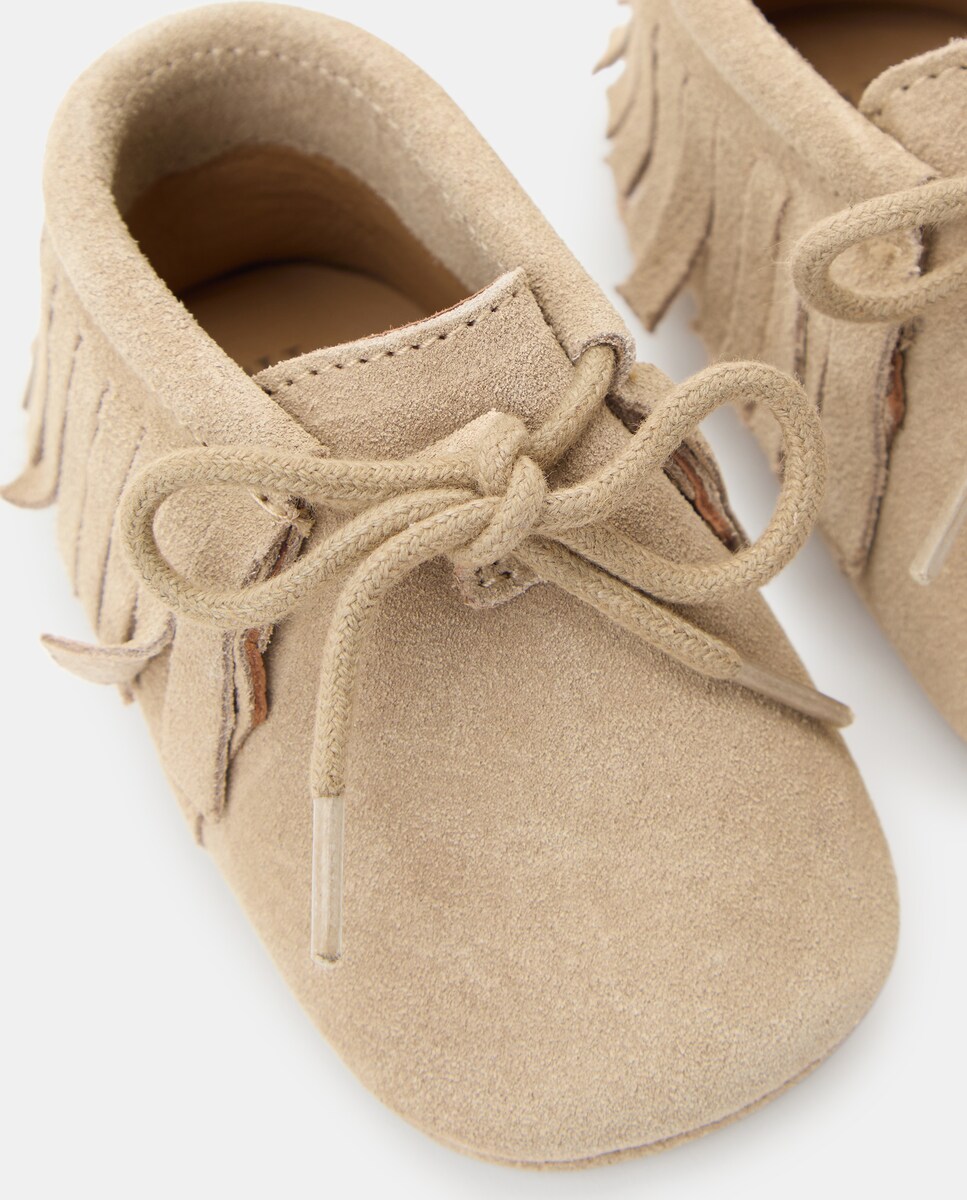 Bota recién nacido de piel con flecos 850 Piedra-5