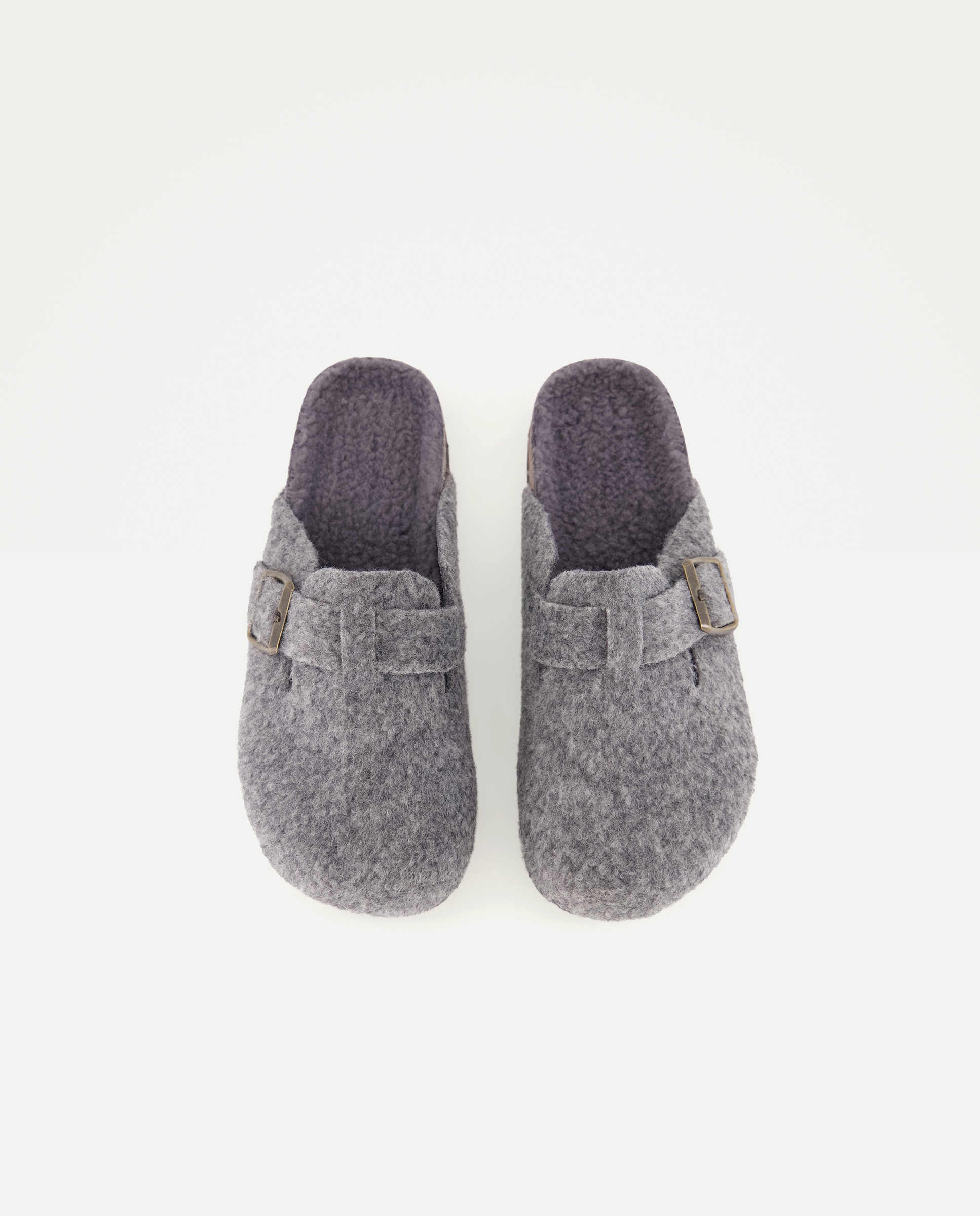Zapatilla infantil tipo zueco 820 Gris medio-4