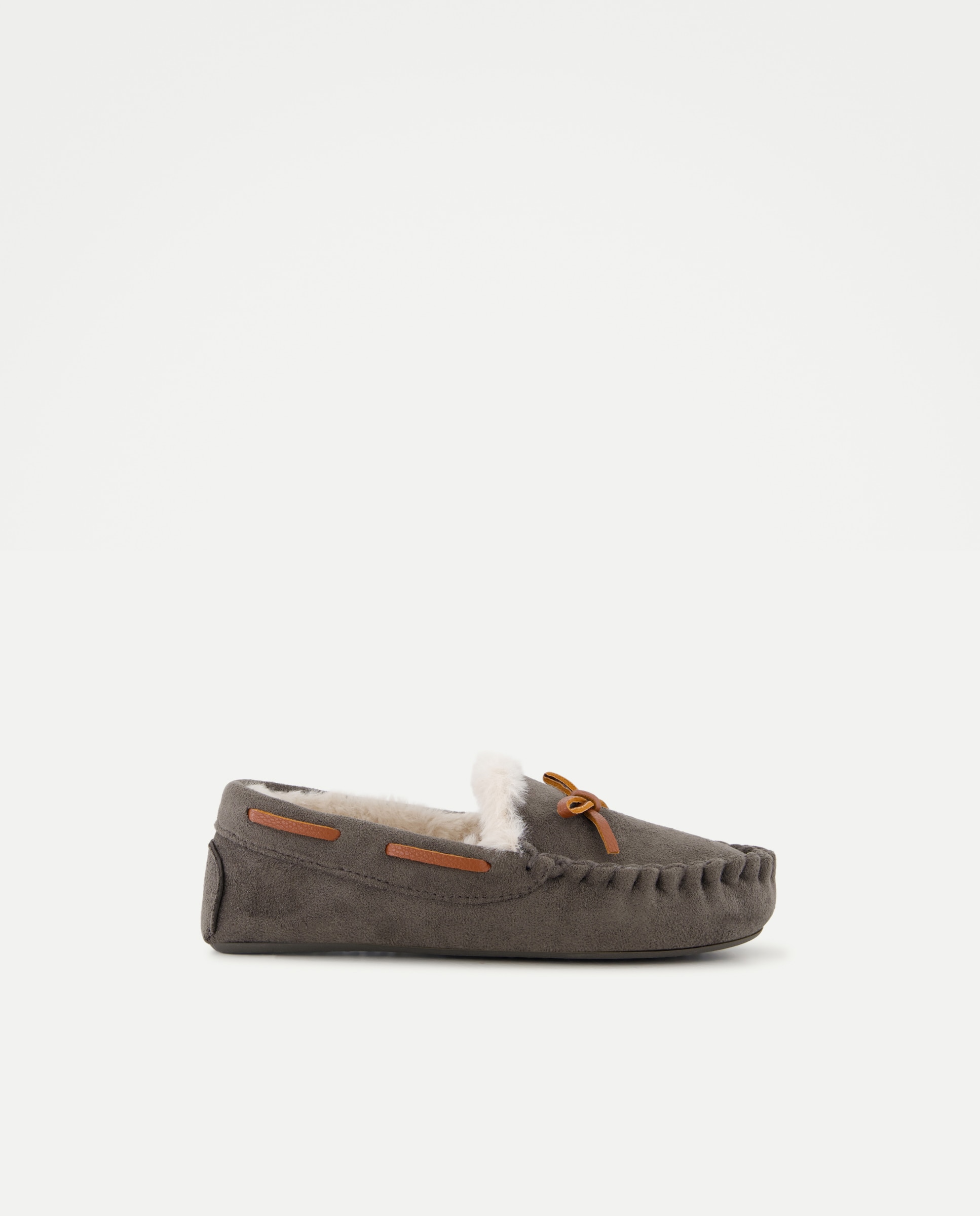 Imagen 0 de Zapatilla infantil tipo mocasín forrado