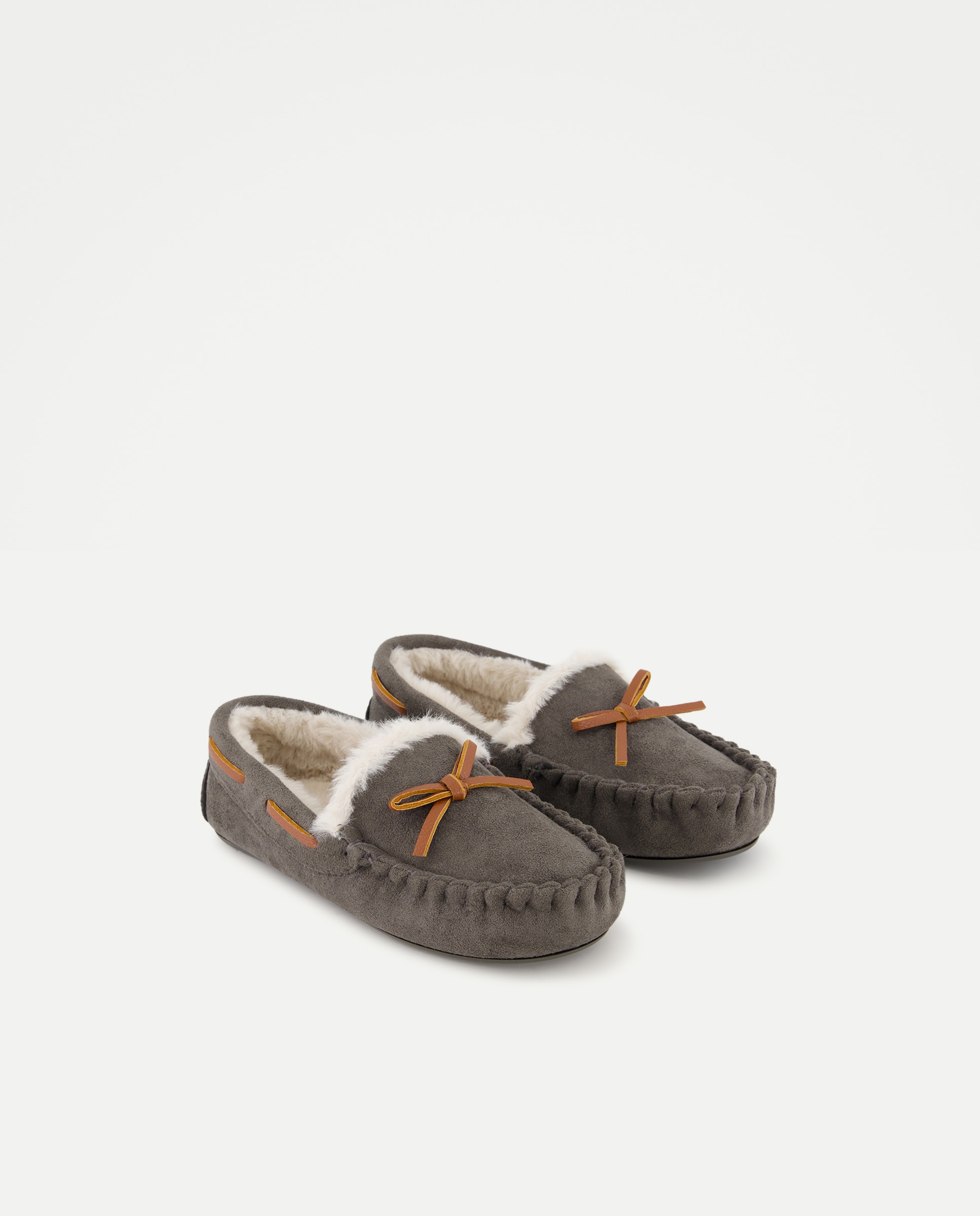 Zapatilla infantil tipo mocasín forrado 820 Gris medio-2
