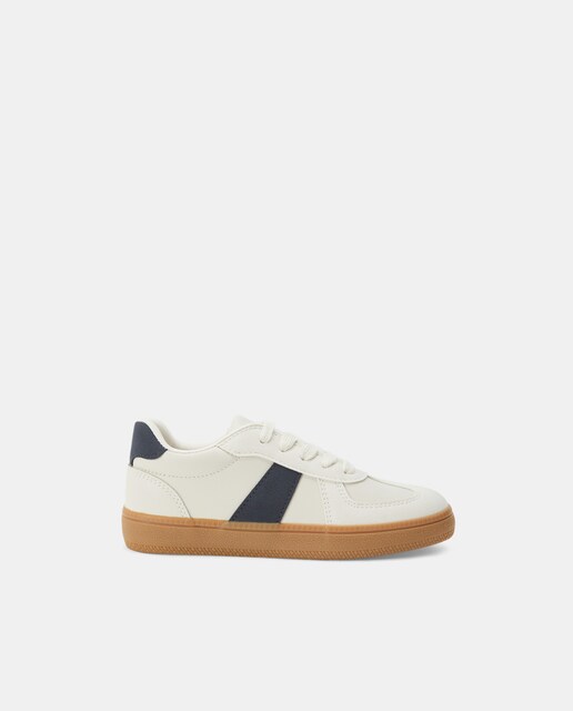 Imagen 0 de Deportivo infantil con detalle banda color