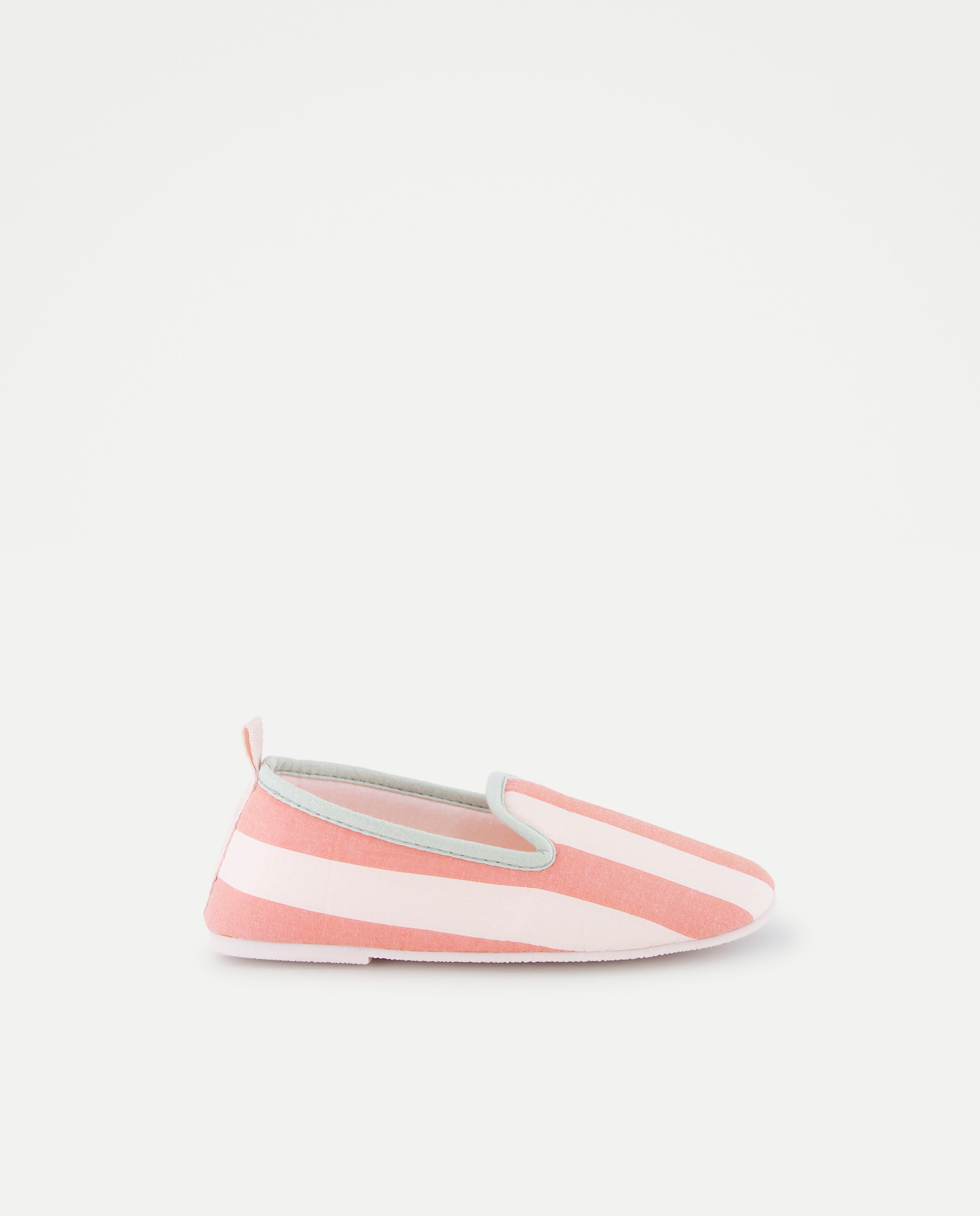 Zapatilla infantil cerrada contraste 200 Rosa-1
