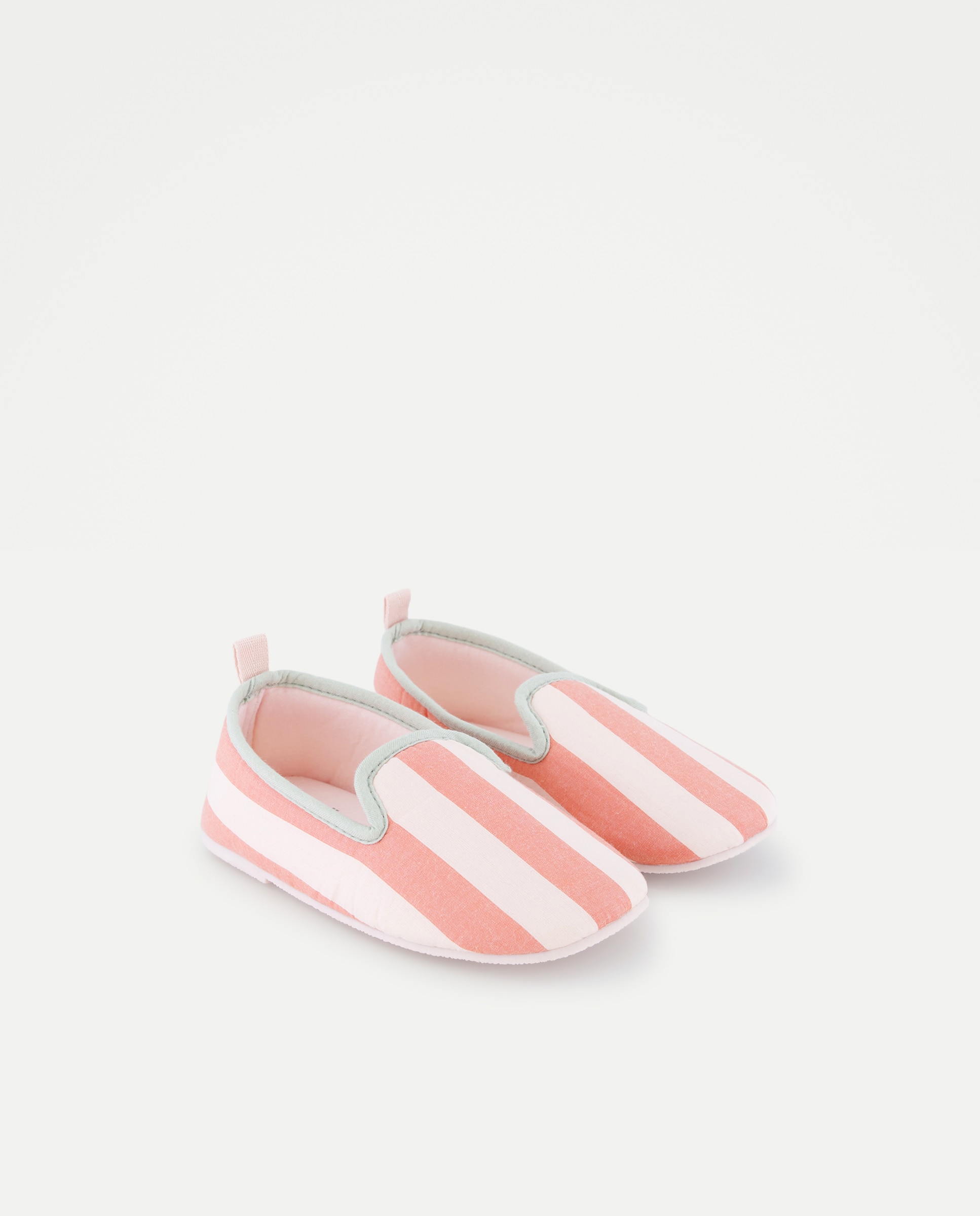 Zapatilla infantil cerrada contraste 200 Rosa-2