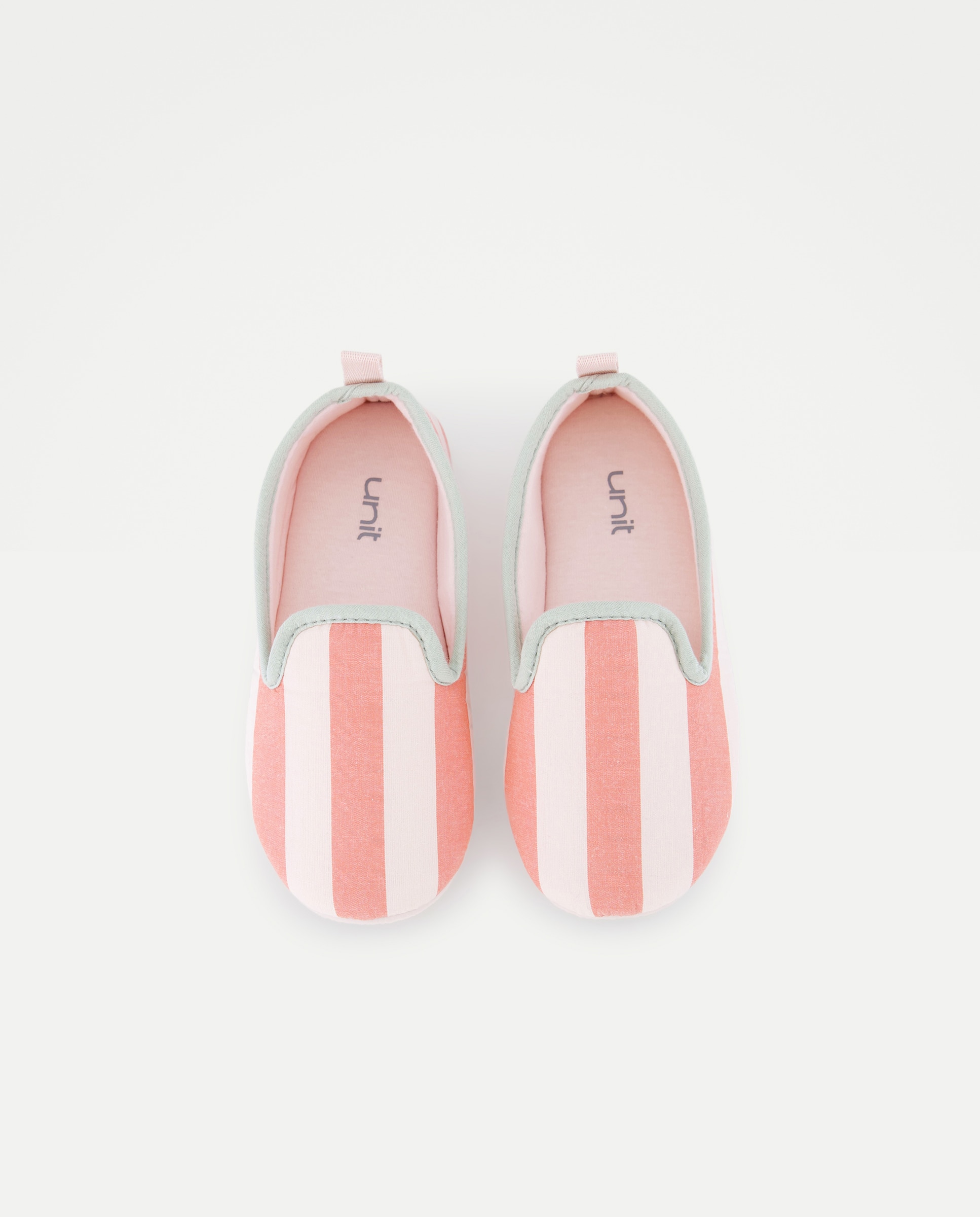 Zapatilla infantil cerrada contraste 200 Rosa-4