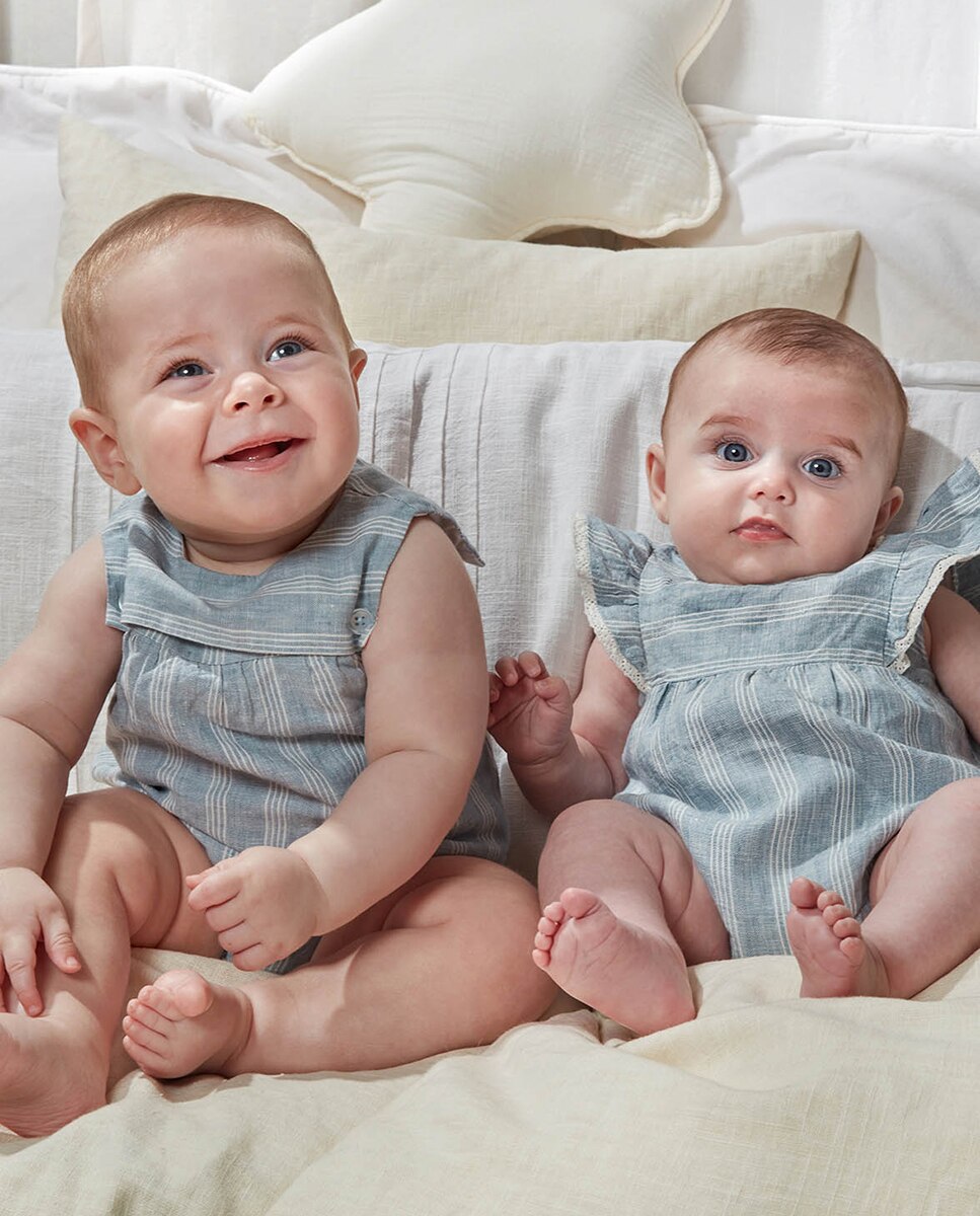 Babygrow às Riscas e Tiras Bordadas Gocco Azul-5