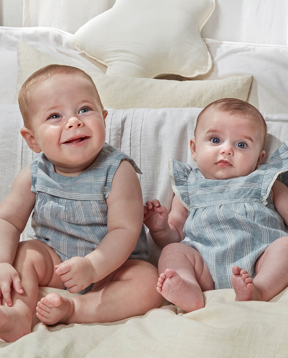 Babygrow às Riscas e em Linho Gocco Azul-5