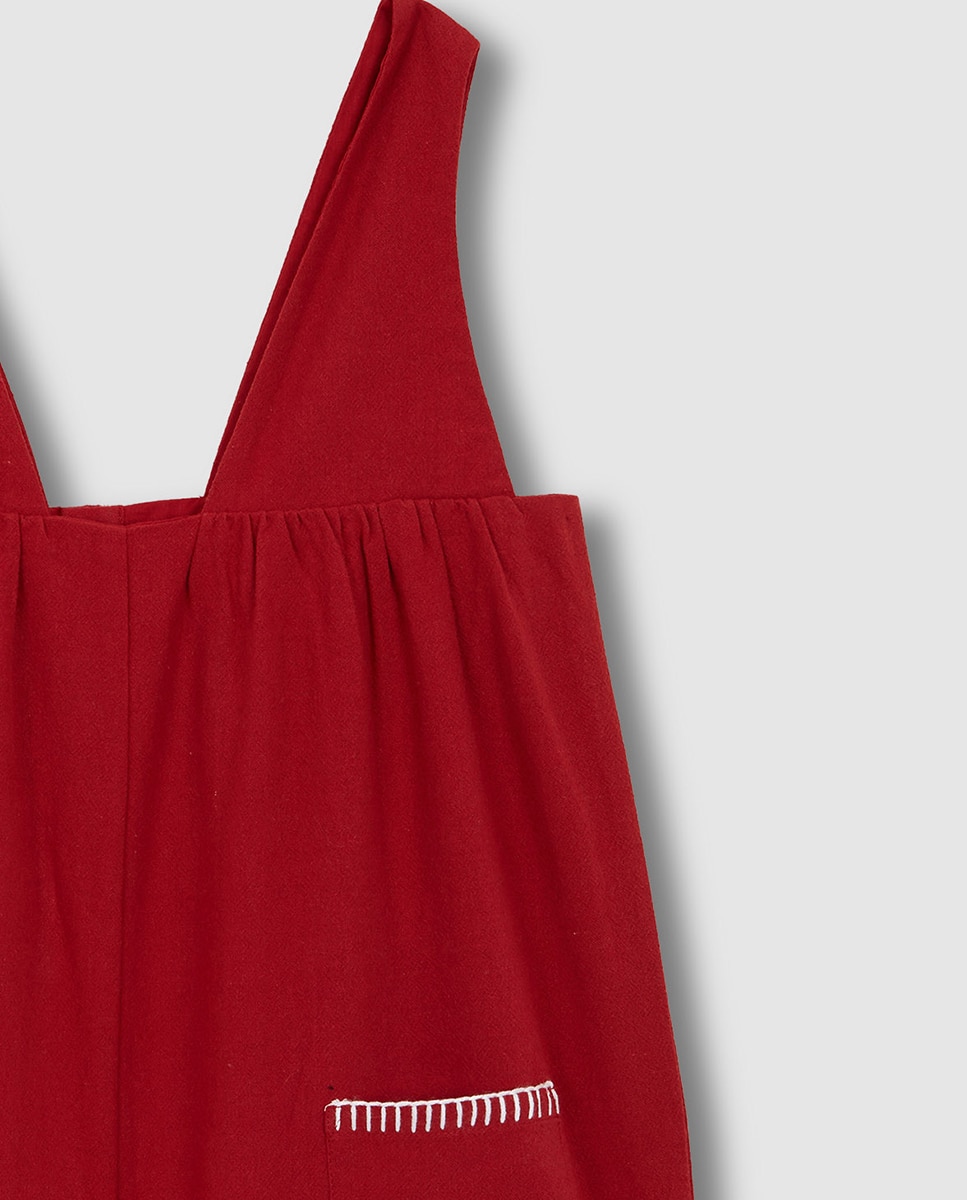 Jardineiras Tipo Calções com Detalhe de Bordados Vermelho-8