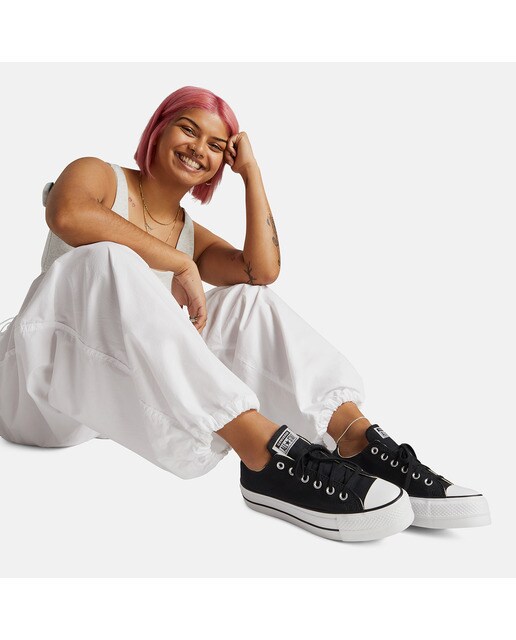 Sapatilhas casual baixas de mulher Chuck Taylor All Star Lift Platform em lona Converse Preto-8