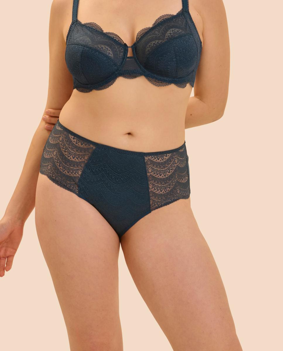 Imagem 0 de Cueca cintura subida com forma que cobre à frente e atrás, uma peça de lingerie clássica e segura