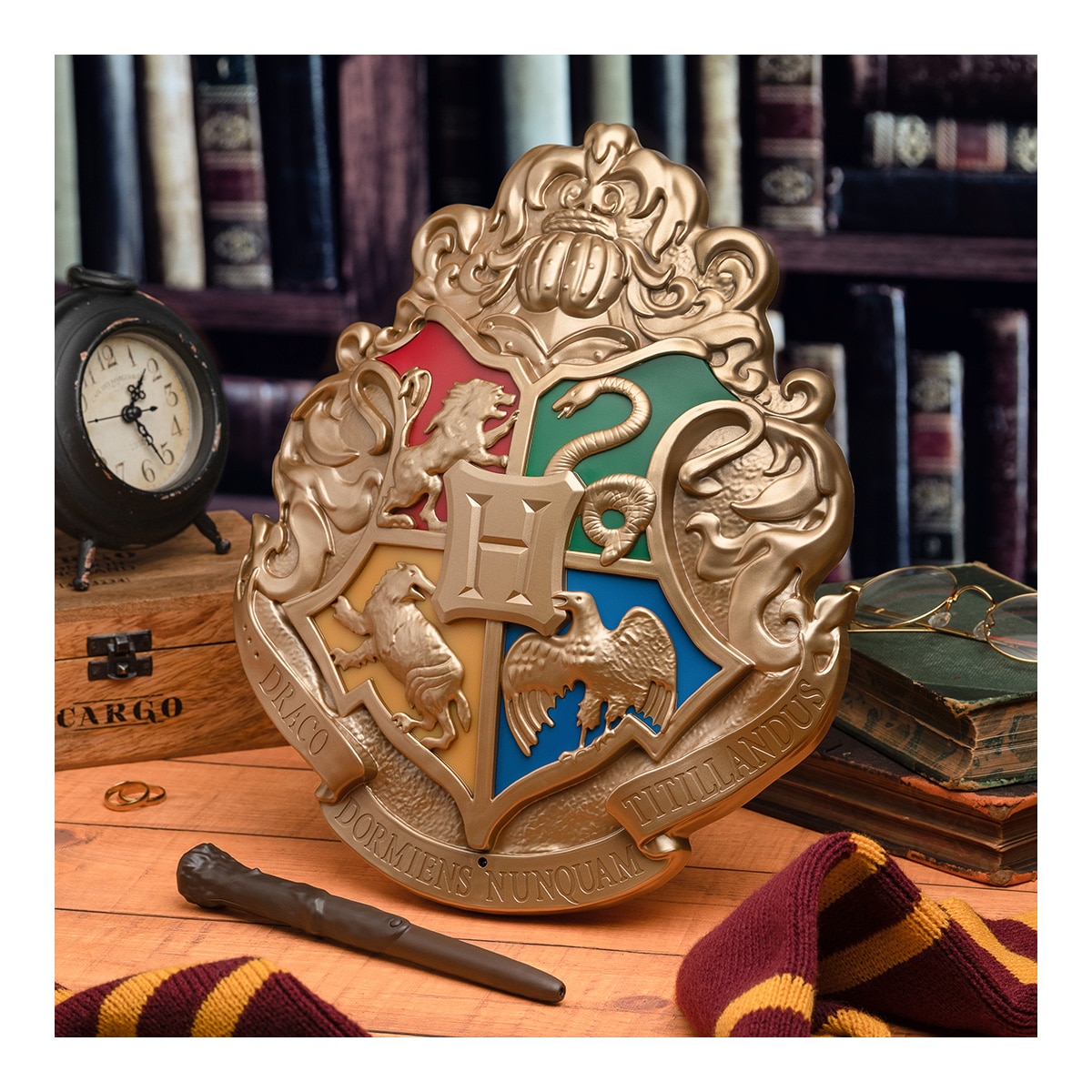 Candeeiro Hogwarts com Varinha Harry Potter Paladone 4
