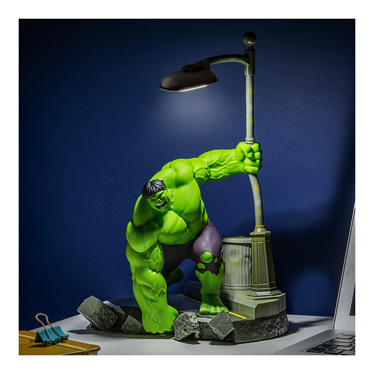 Candeeiro Hulk Diorama Hulk Marvel Paladone 7