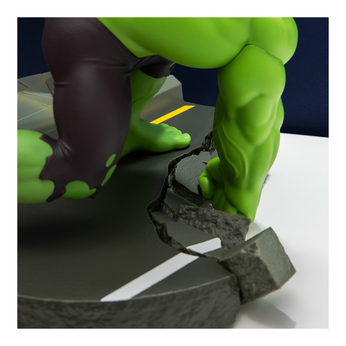 Candeeiro Hulk Diorama Hulk Marvel Paladone 8