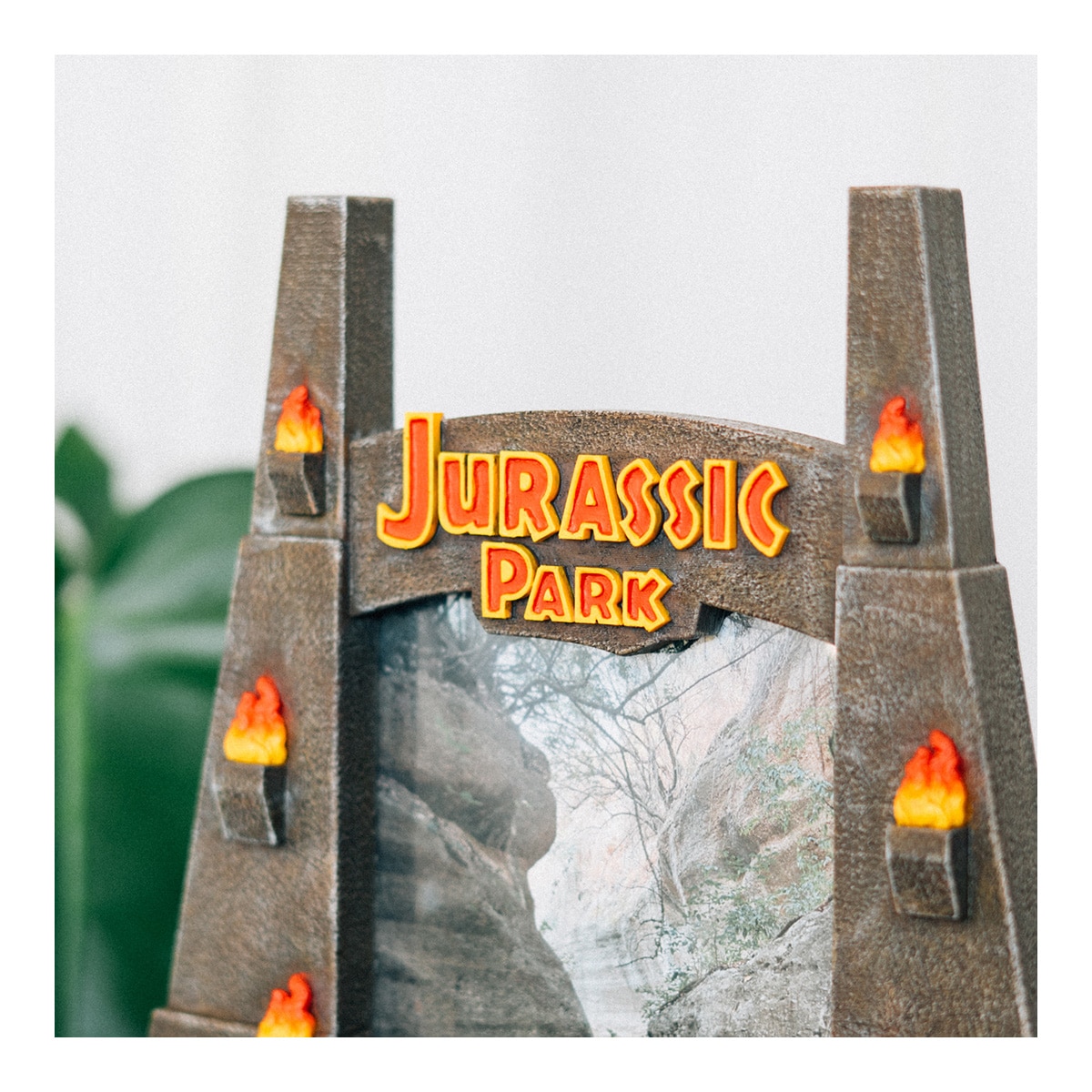 Moldura Fotografia 3D Jurassic Park Erik Door Castanho-6