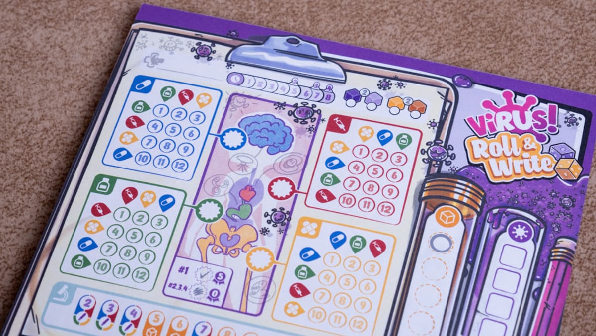 Juego de mesa VIRUS! Roll & Write Zacatrus 4