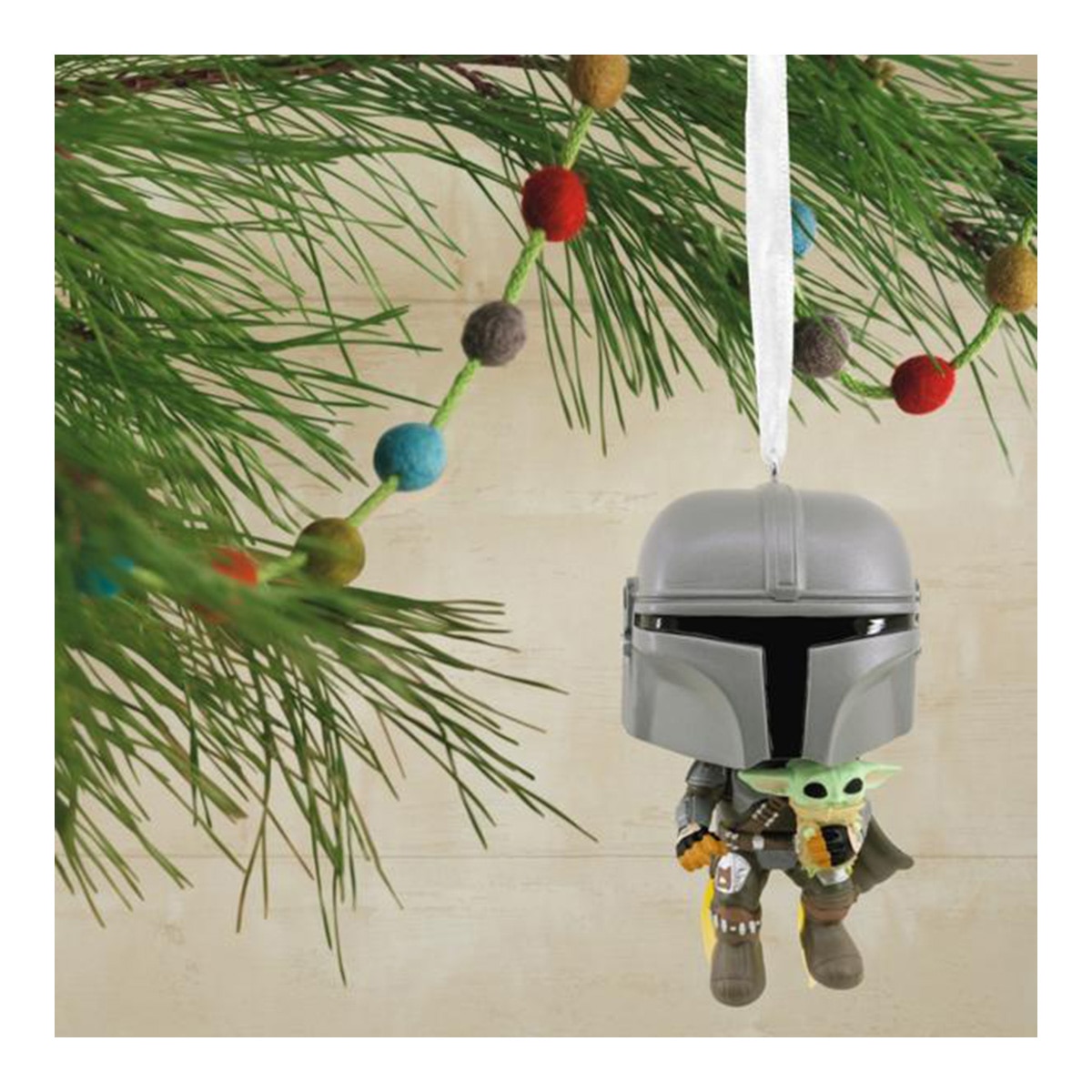 Imagem 0 de Figura Mandaloriana Grogu Star Wars Hallmark 8cm