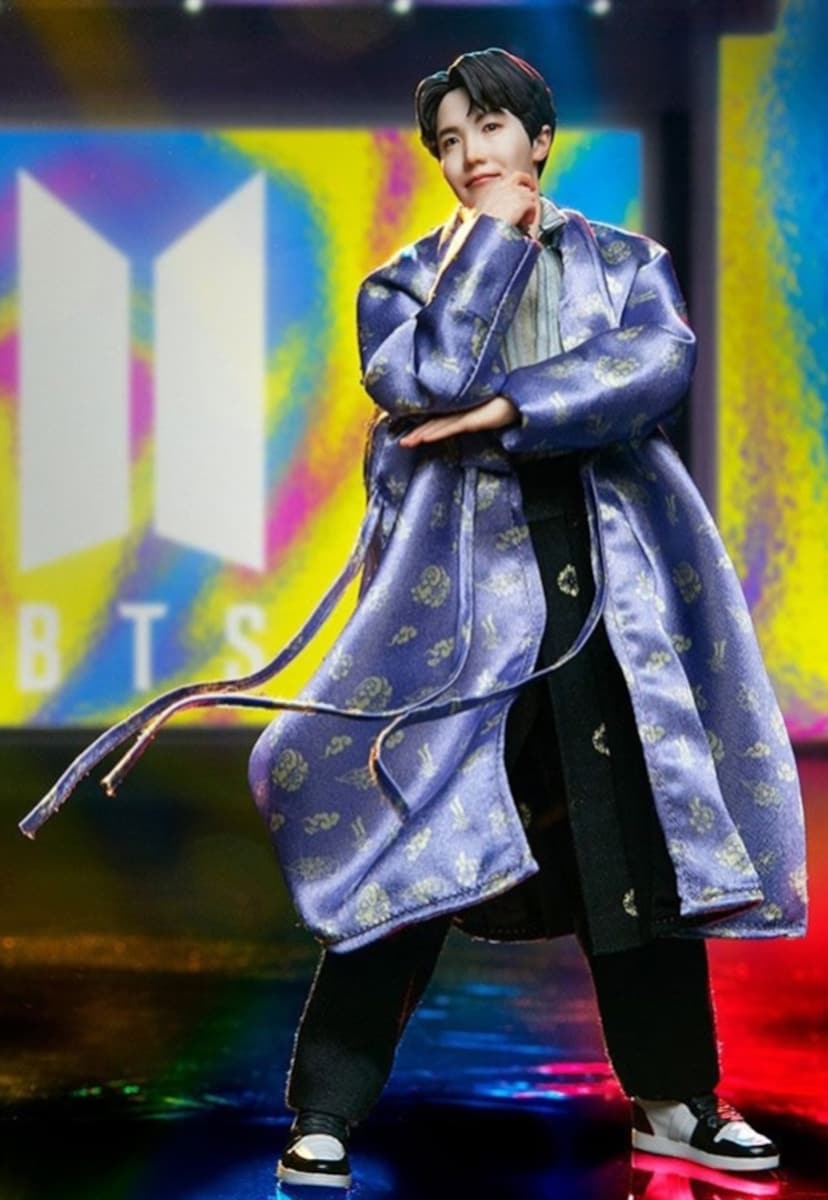 Figura 24 cm J-Hope K-POP BTS 2