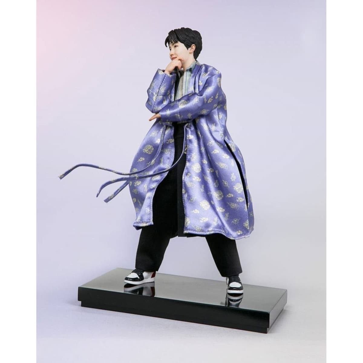 Figura 24 cm J-Hope K-POP BTS 3