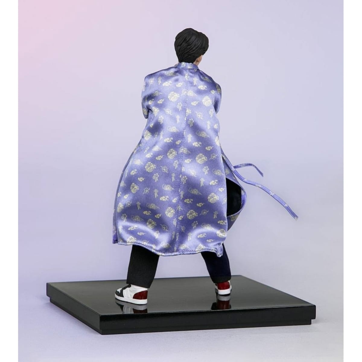 Figura 24 cm J-Hope K-POP BTS 4
