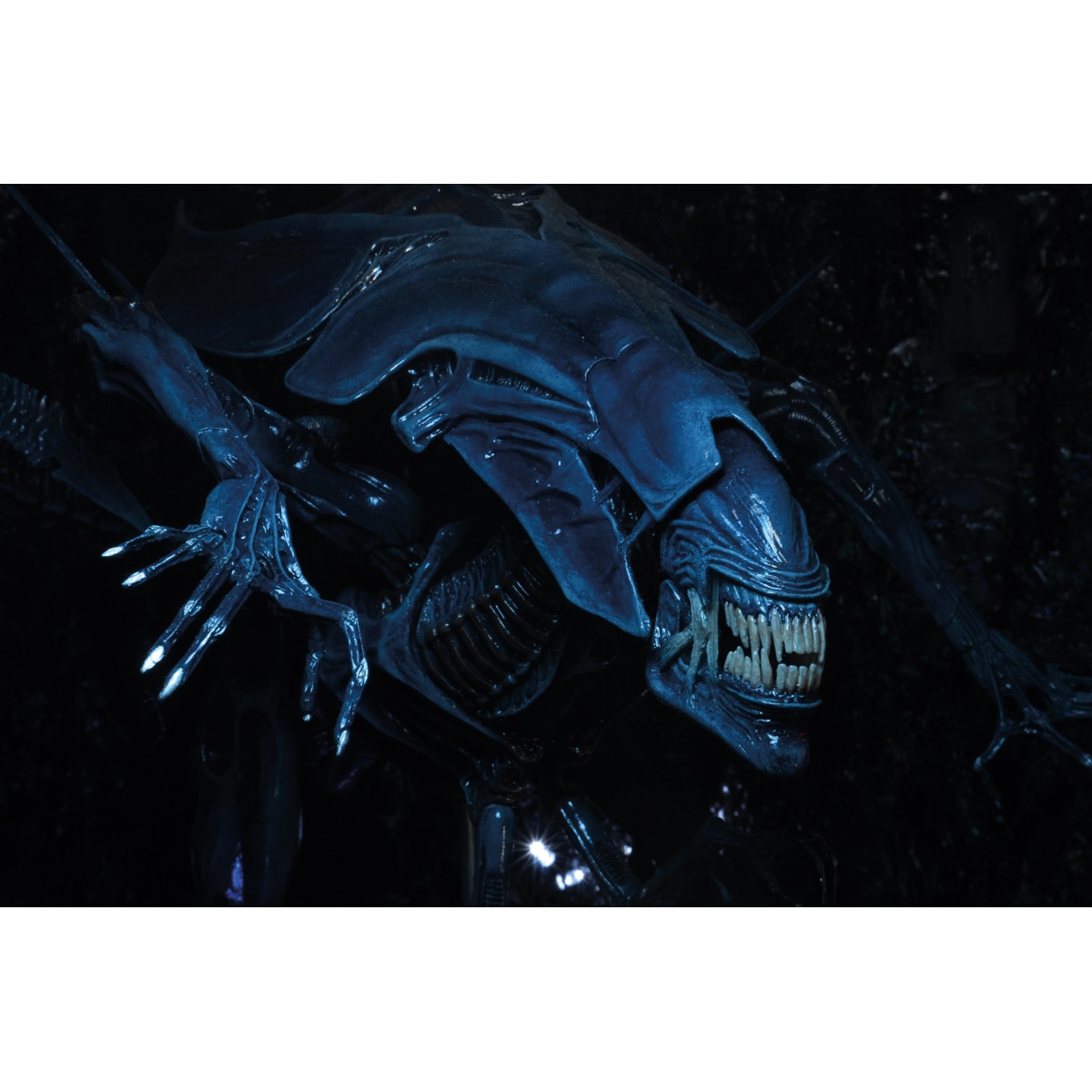 Figura 38 cm Reina Alien Neca 4