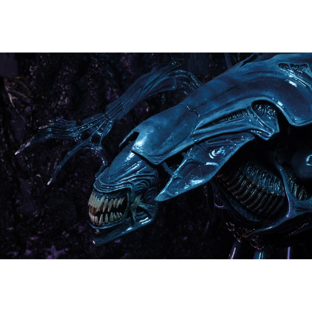 Figura 38 cm Reina Alien Neca 5
