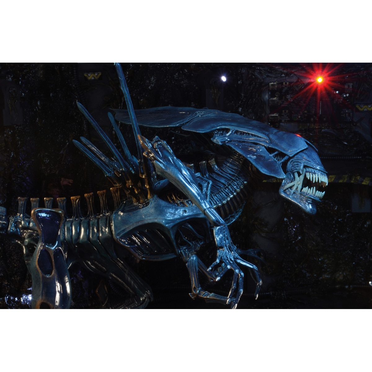 Figura 38 cm Reina Alien Neca 8