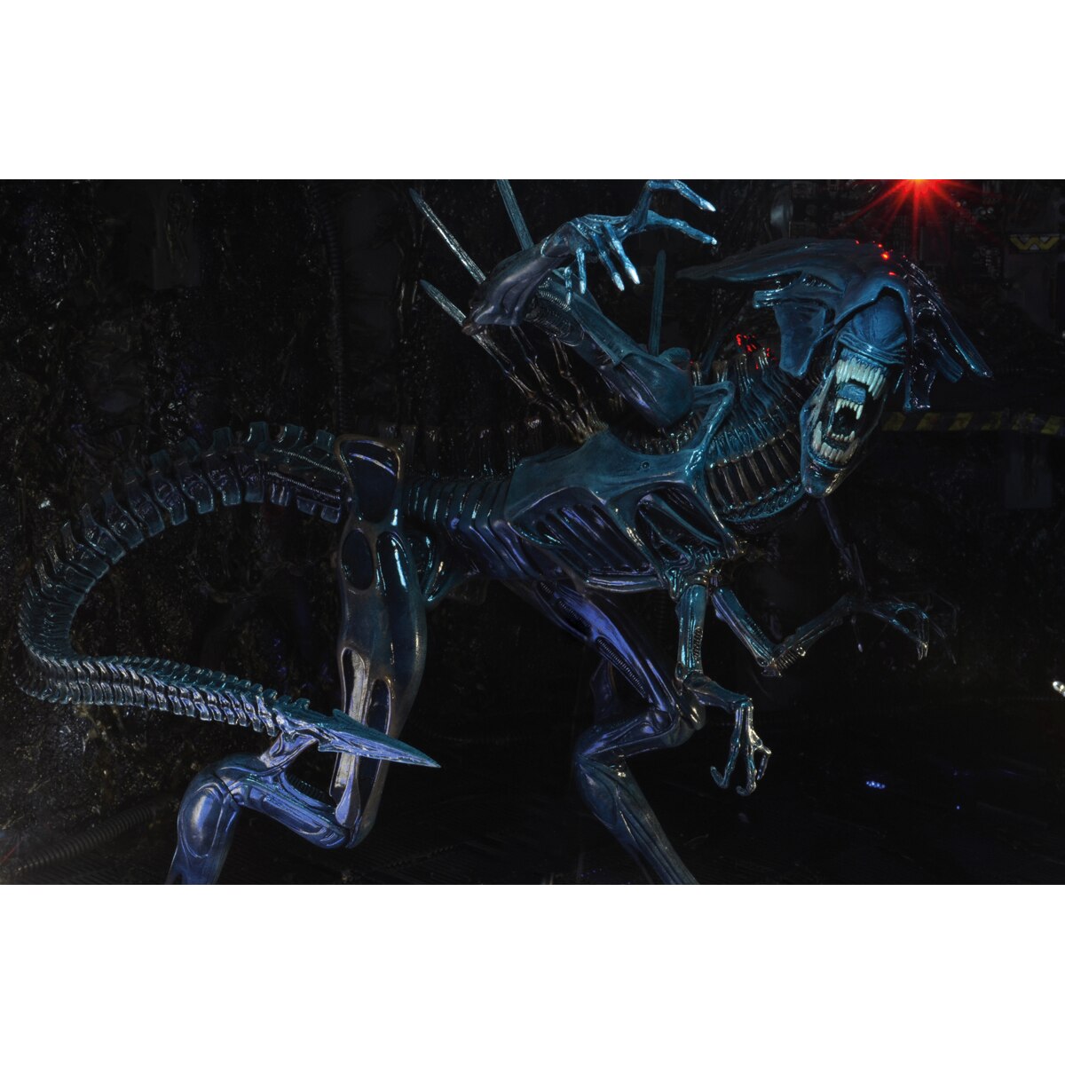 Figura 38 cm Reina Alien Neca · Neca · El Corte Inglés