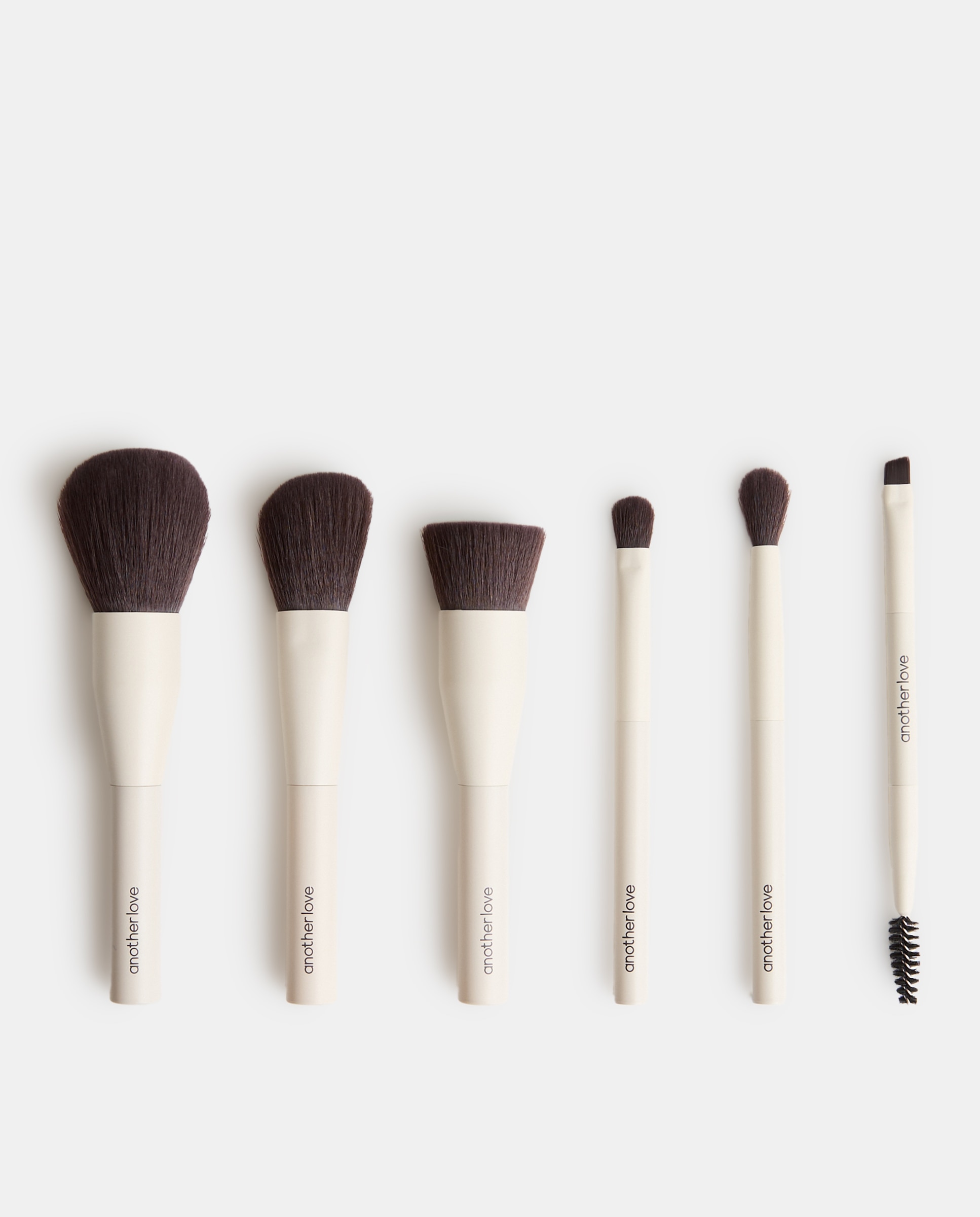 Imagen 0 de Set 6 Brochas y Pinceles de Viaje Beige Another Love