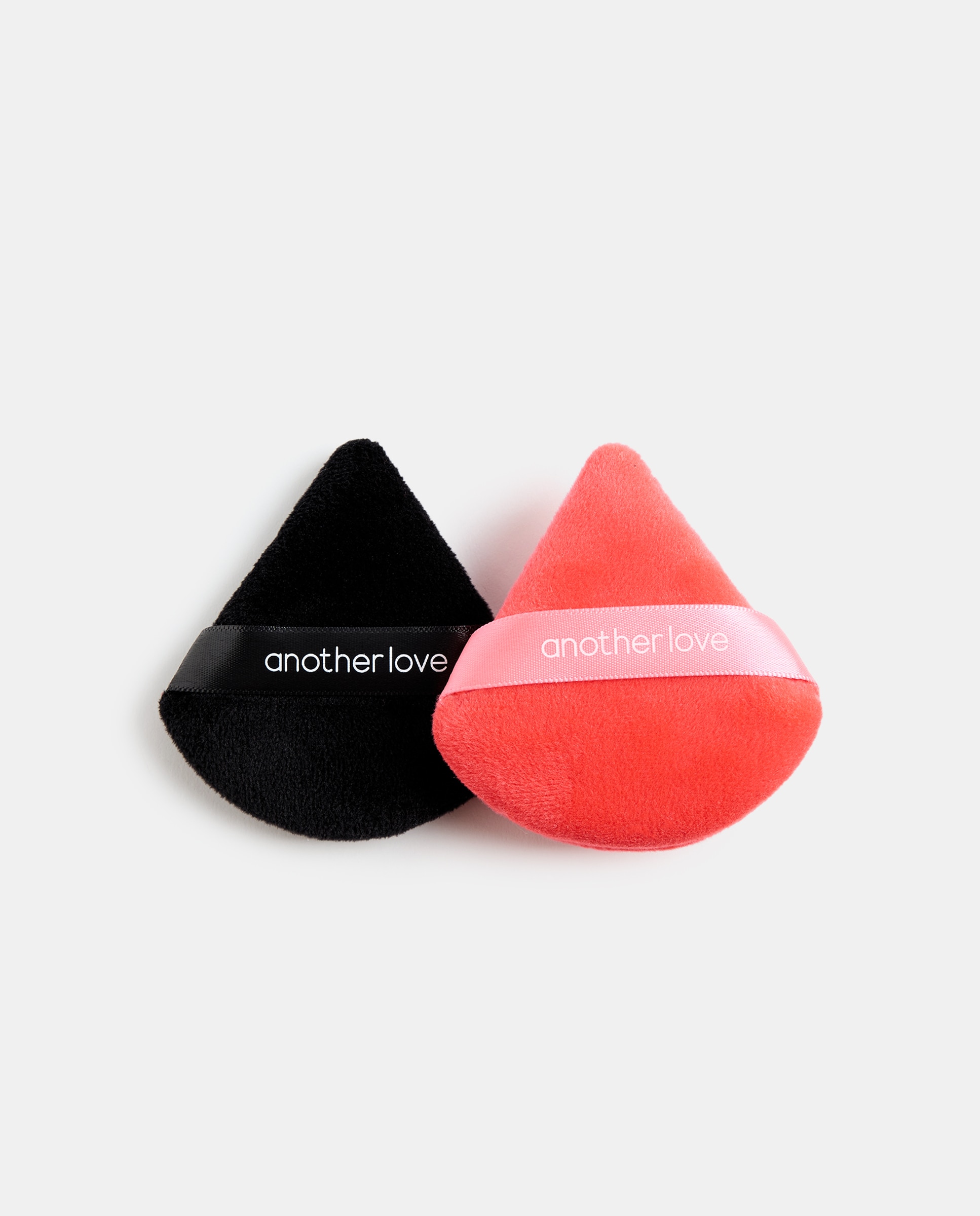Imagen 0 de Estuche Regalo 2 Borlas Triangular Negro Y Coral Another Love