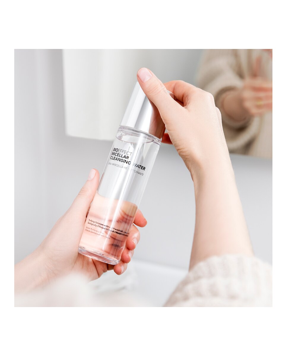 Imagen 4 de Agua Micelar hidratante Cleasing Water 200 ml Bioeffect - 200 ml