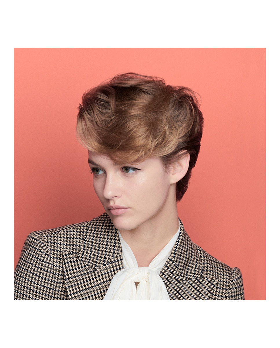 Imagen 4 de Cool Girl Superlift Root Boost Volumising Spray Sam McKnight