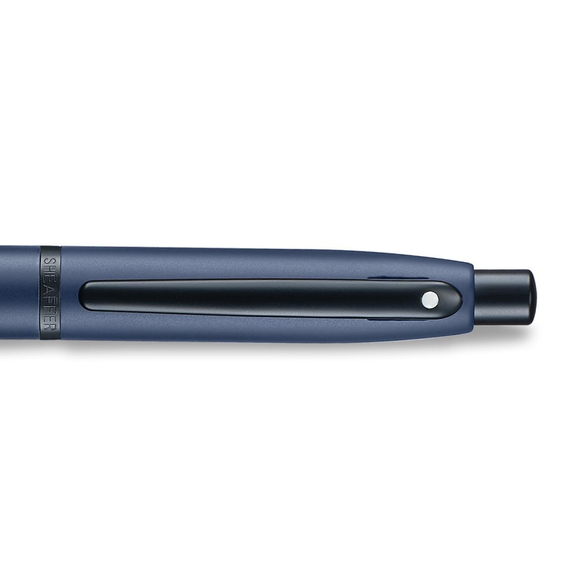 Caneta com Acabamento Azul mate e Detalhes em Preto da Coleção VFM de Sheaffer 5