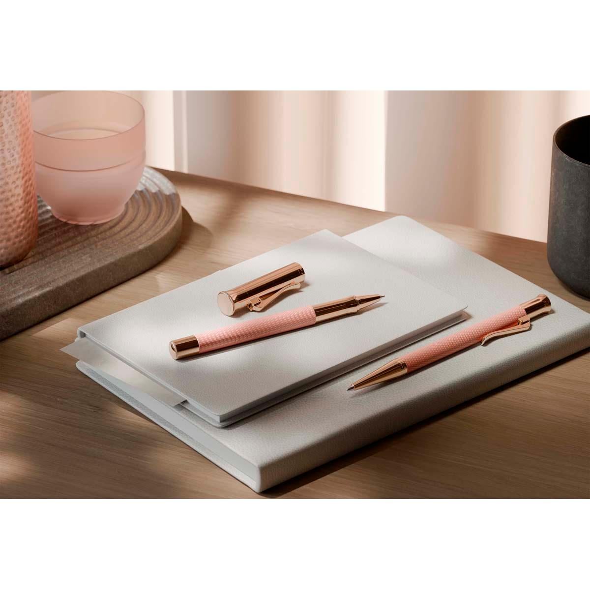 Esferográfica guilloche rosa blush Graf von Faber-Castell Rosa-4