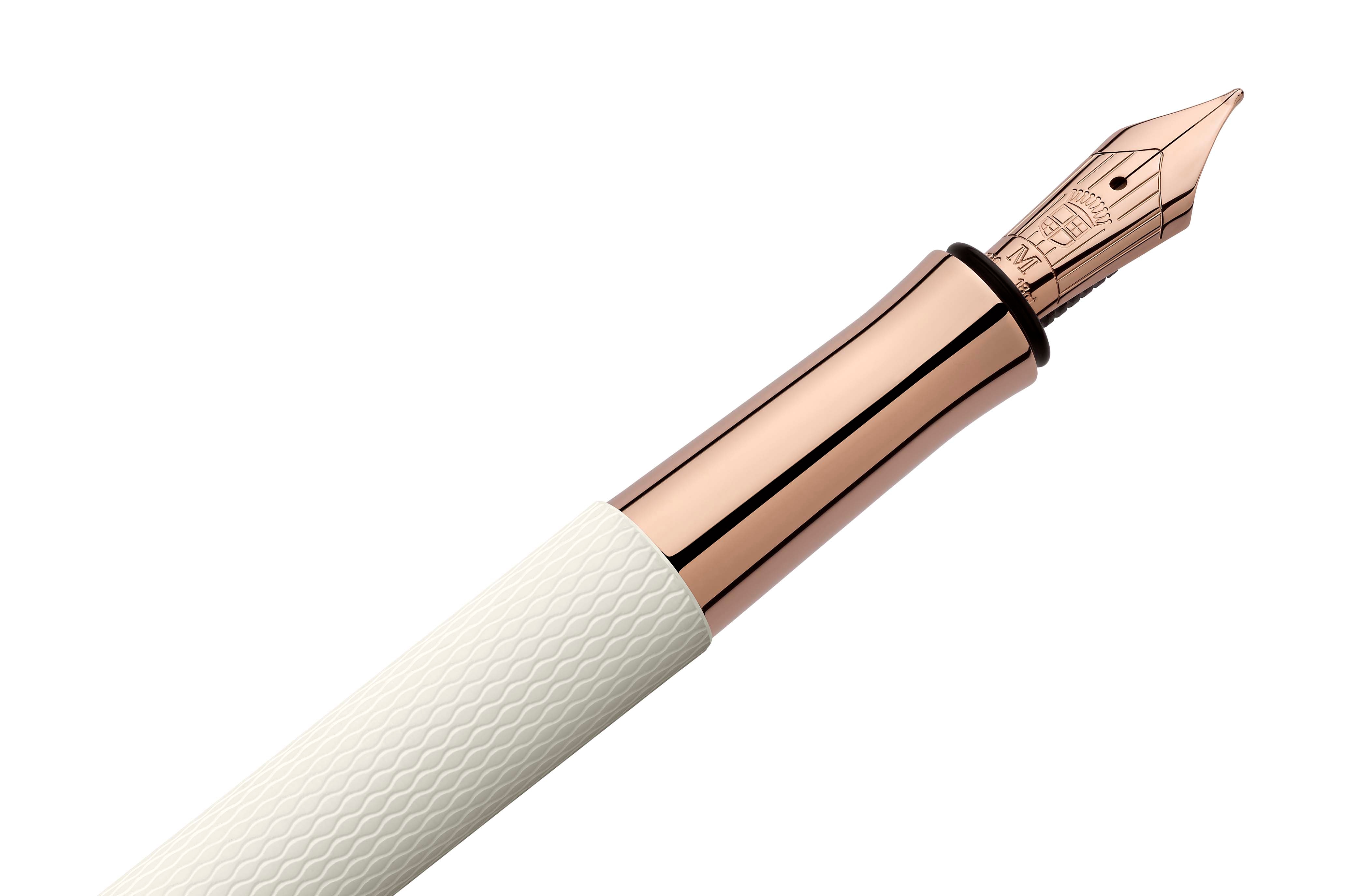 Pluma estilográfica guilloche Champagne blush punto F Graf von Faber-Castell 4