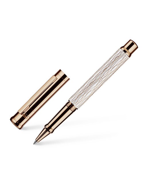 Roller Lacada em Branco com Guilloché Ondulado em Oro Rosa, Tampa e Detalhes em Oro Rosa Otto Hutt Branco-1