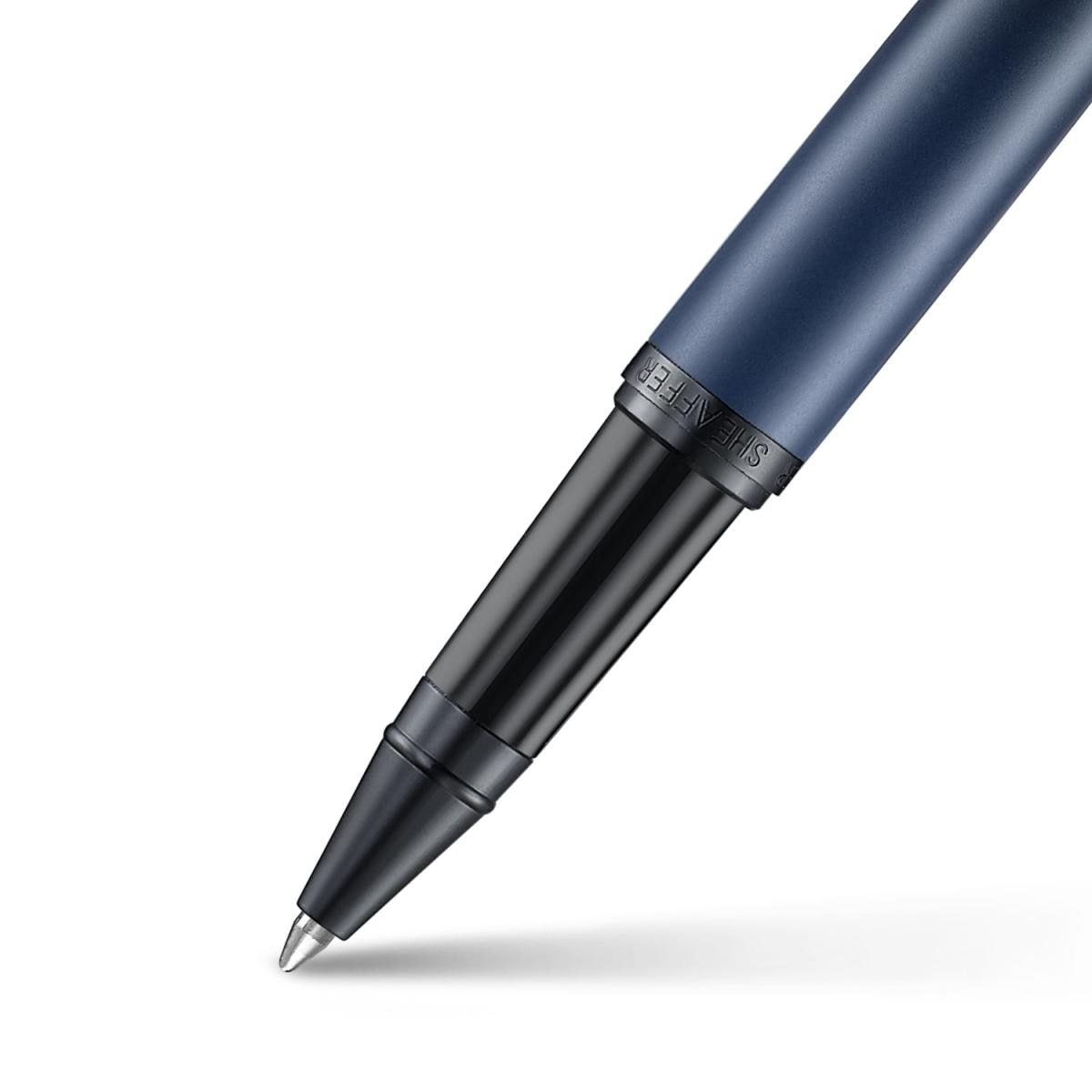 Caneta Rollerball em Acabamento Azul Mate com Detalhes em Preto da Coleção VFM de Sheaffer 4