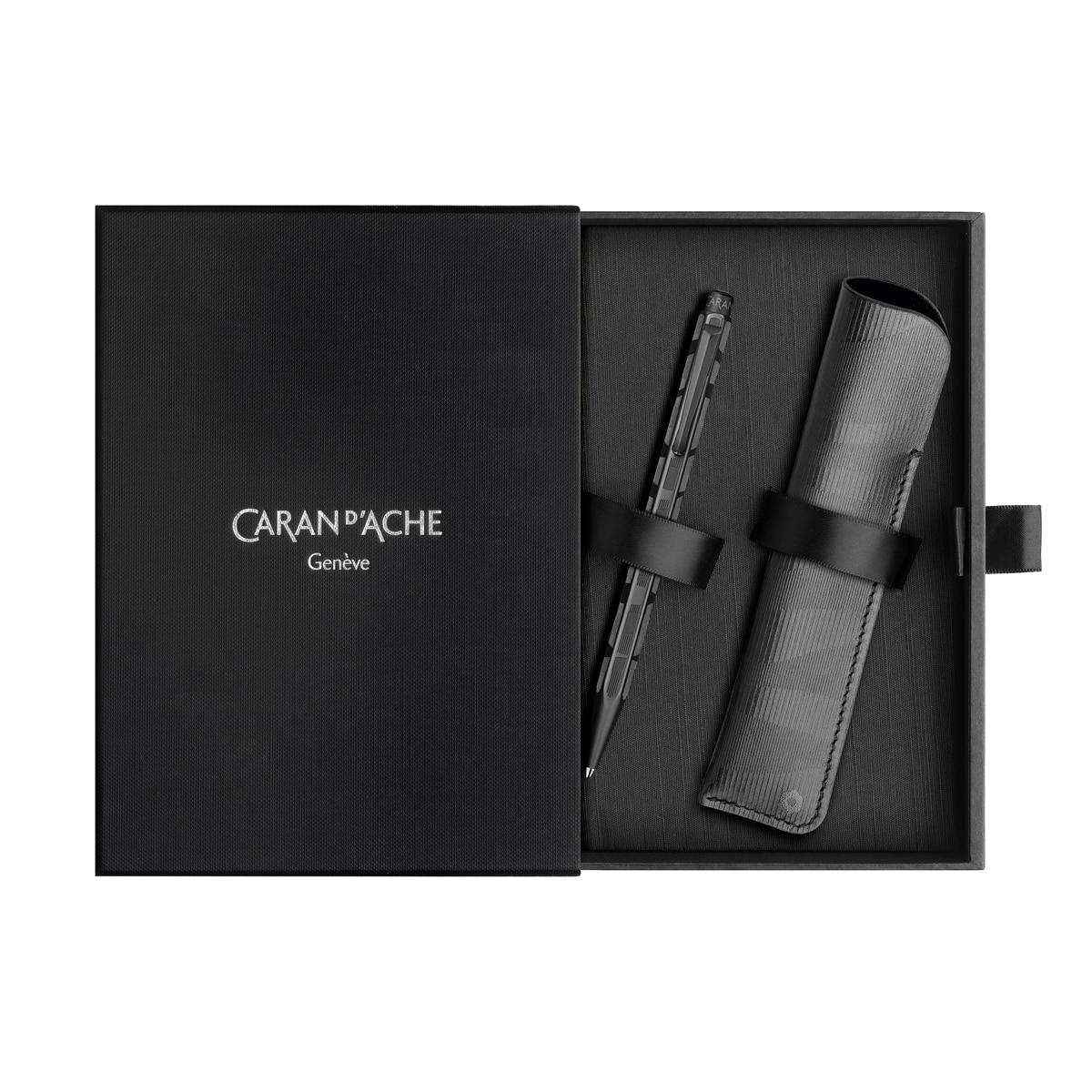 Conjunto de Caneta Ecridor Black Code Caran d'Ache e Estojo em Pele Preta Preto-2