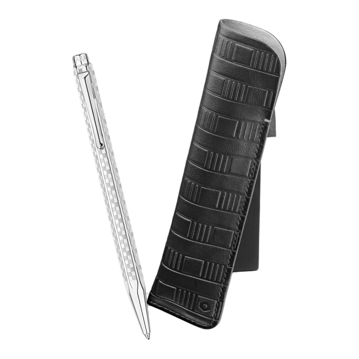 Conjunto de Caneta Ecridor Damier Caran d'Ache com Capa em Pele Prata-3