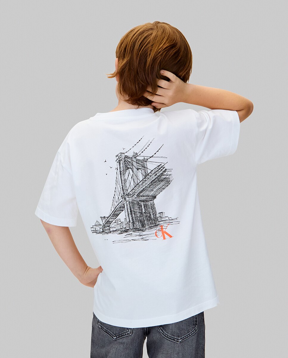 T-shirt com Ilustração nas Costas Branco-5