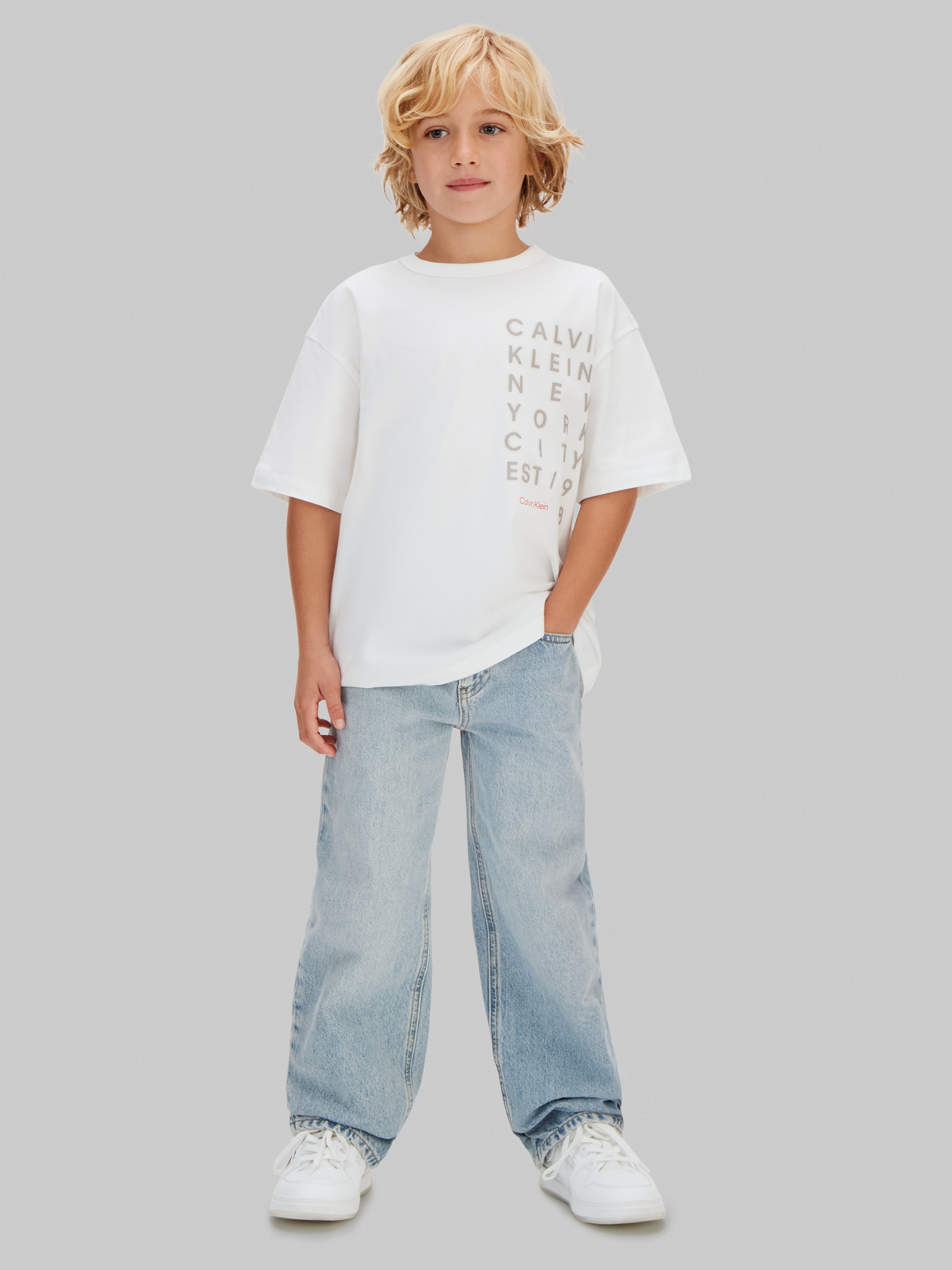 T-shirt com Logótipo Quadrado Calvin Klein Cinzento-3