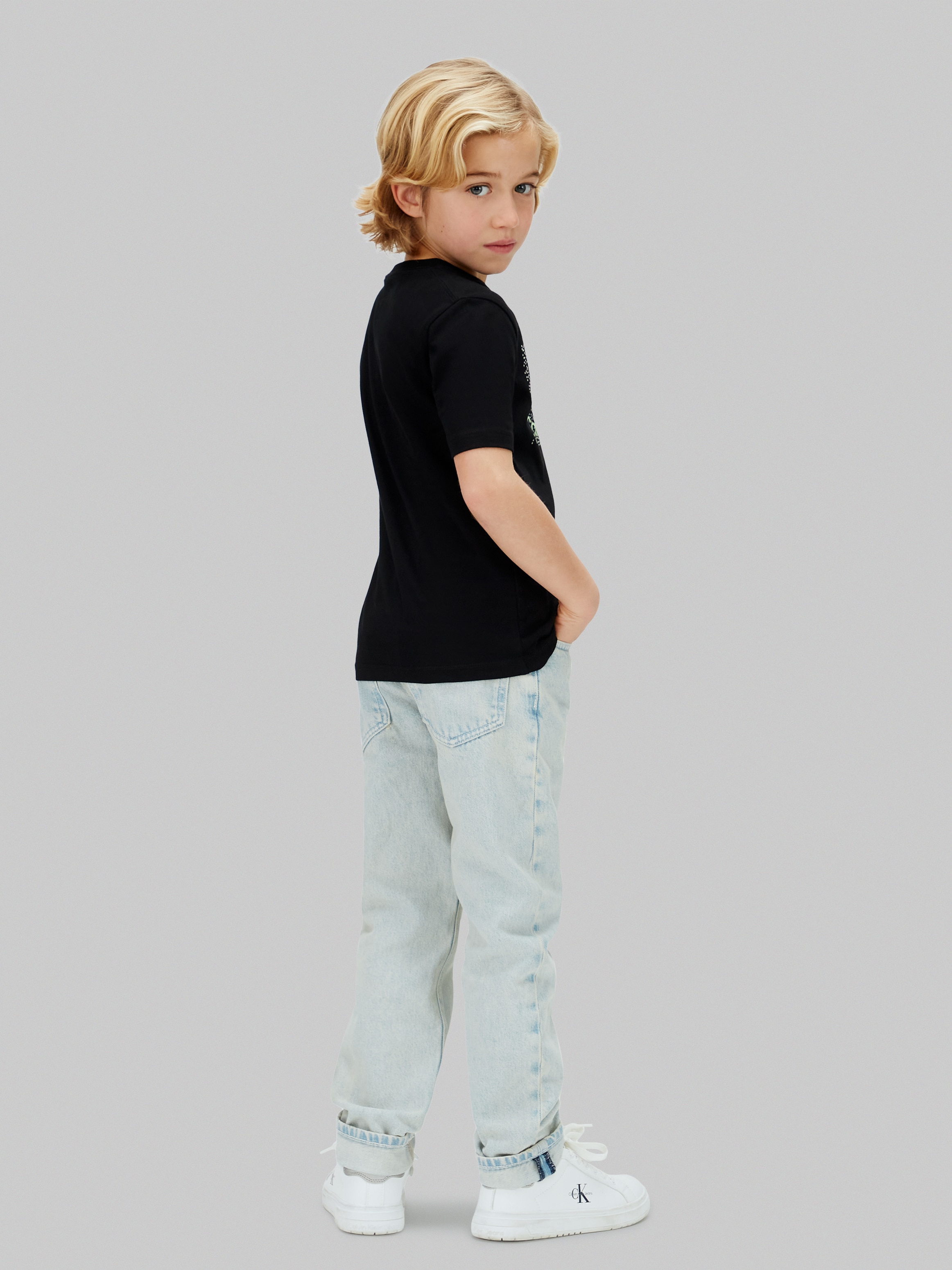 T-shirt com Ilustração Calvin Klein Preto-2