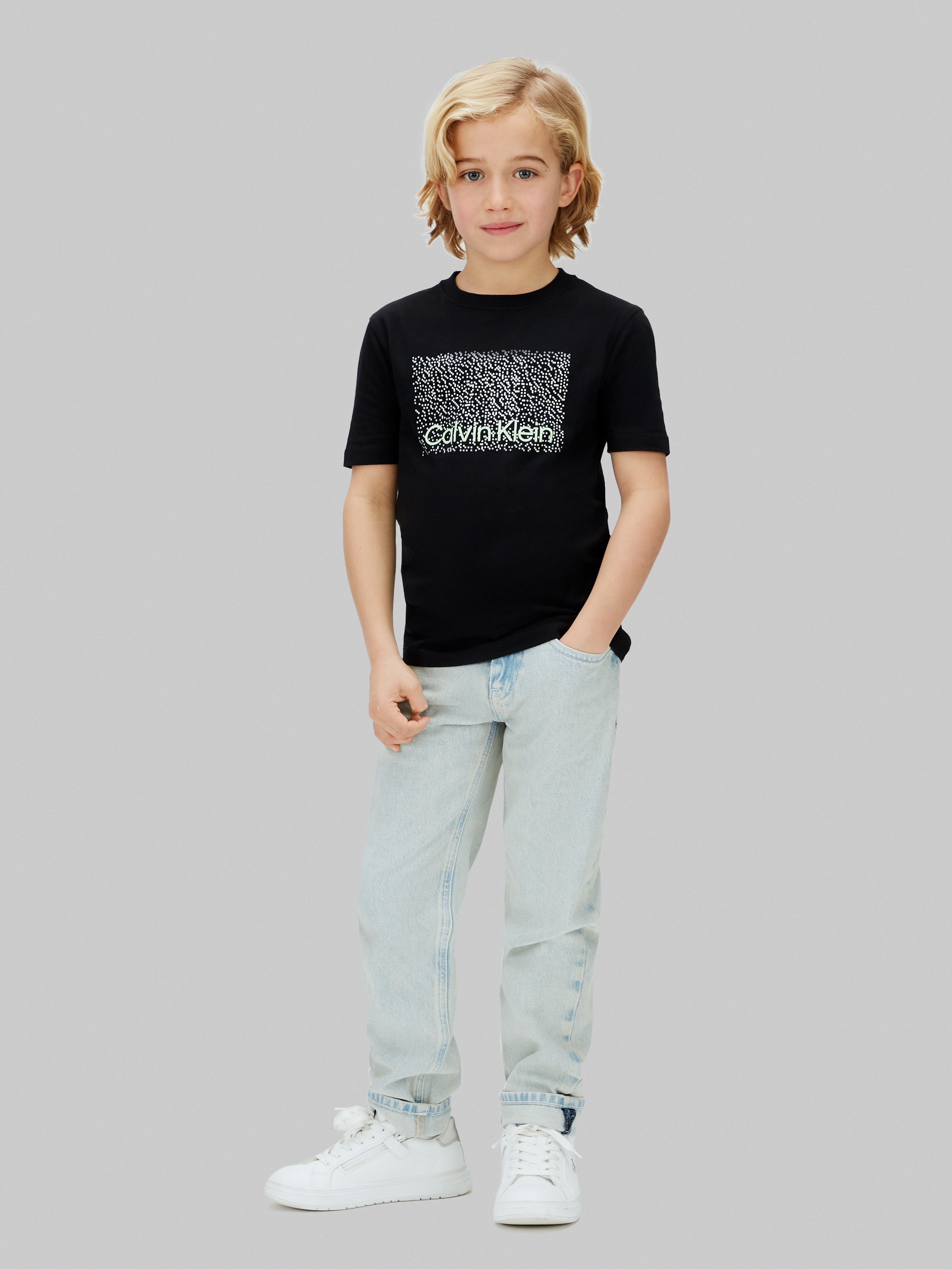 T-shirt com Ilustração Calvin Klein Preto-3